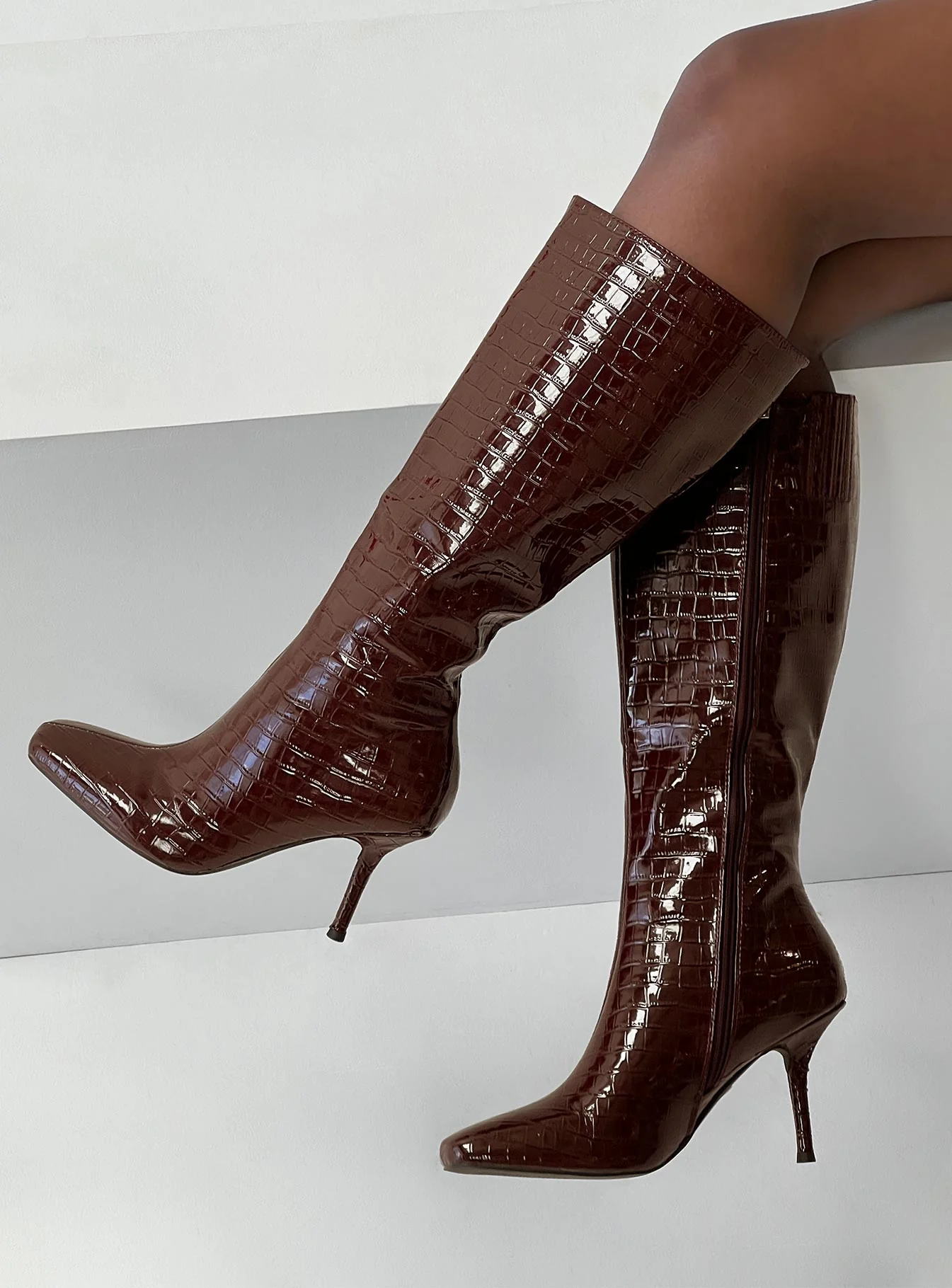 Alexx Knee High Boots Burgundy - Image 5