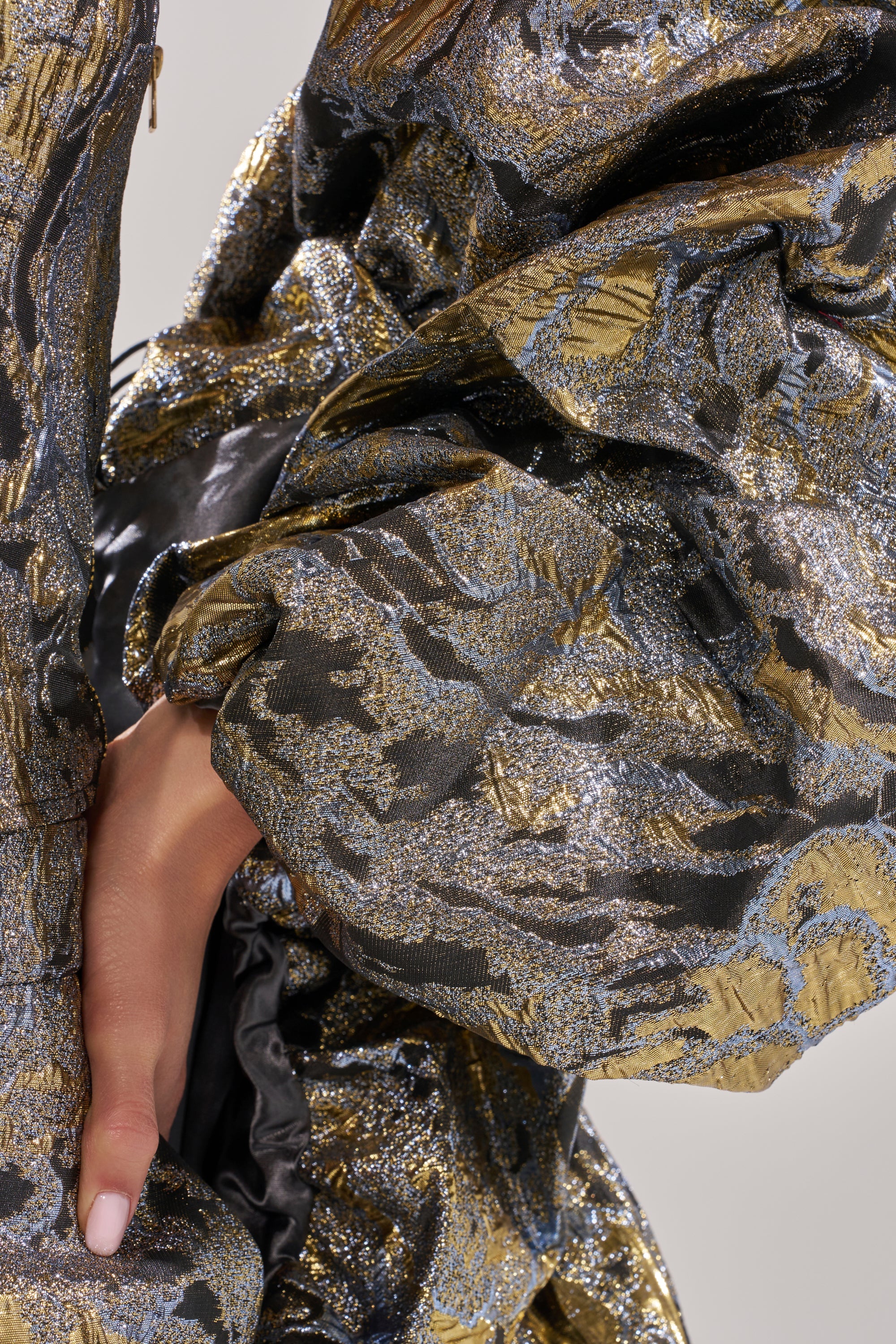 AMINA BROCADE SHRUG - Image 6