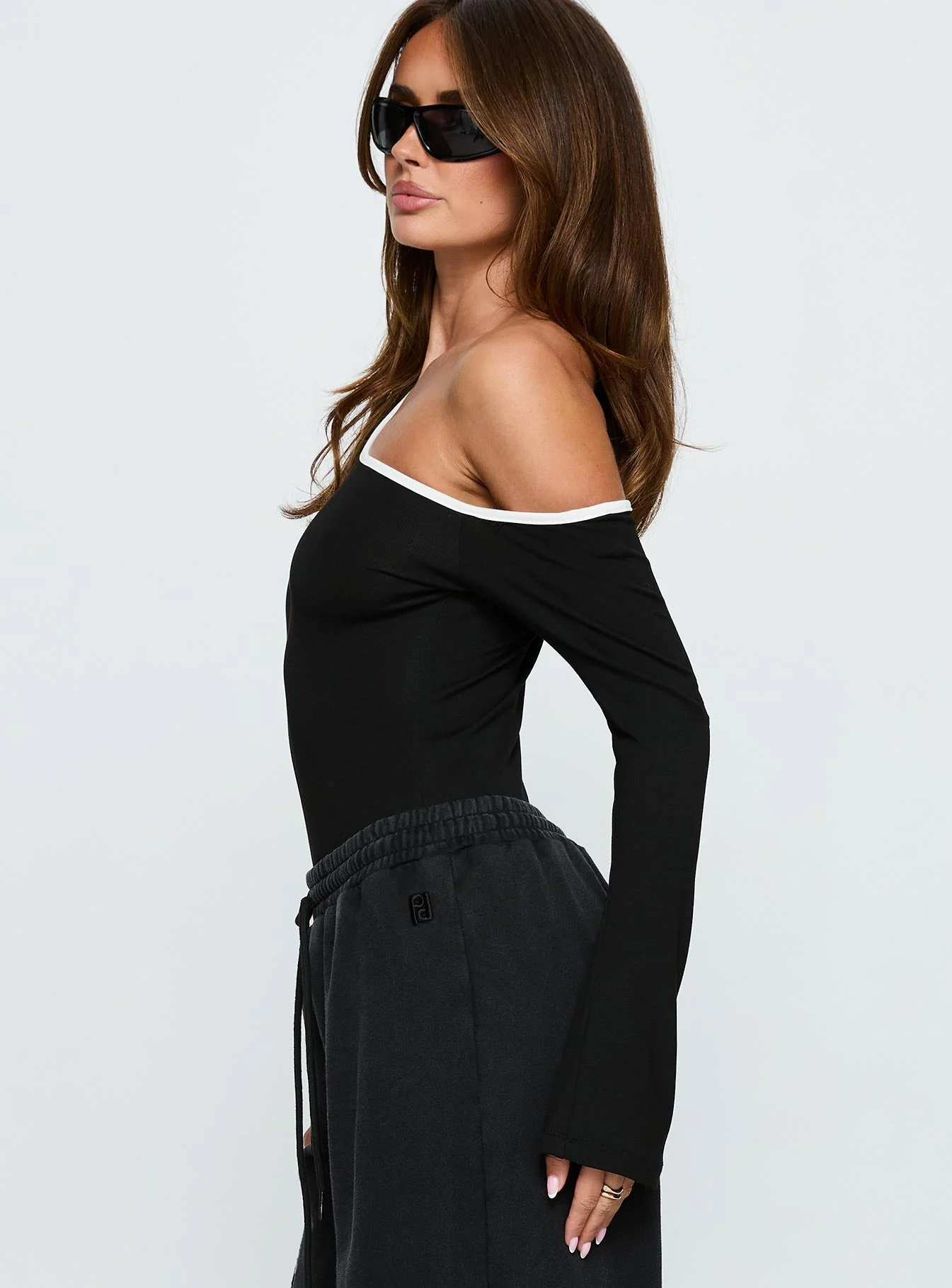 Andrielle One Shoulder Long Sleeve Bodysuit Black / White - Image 3