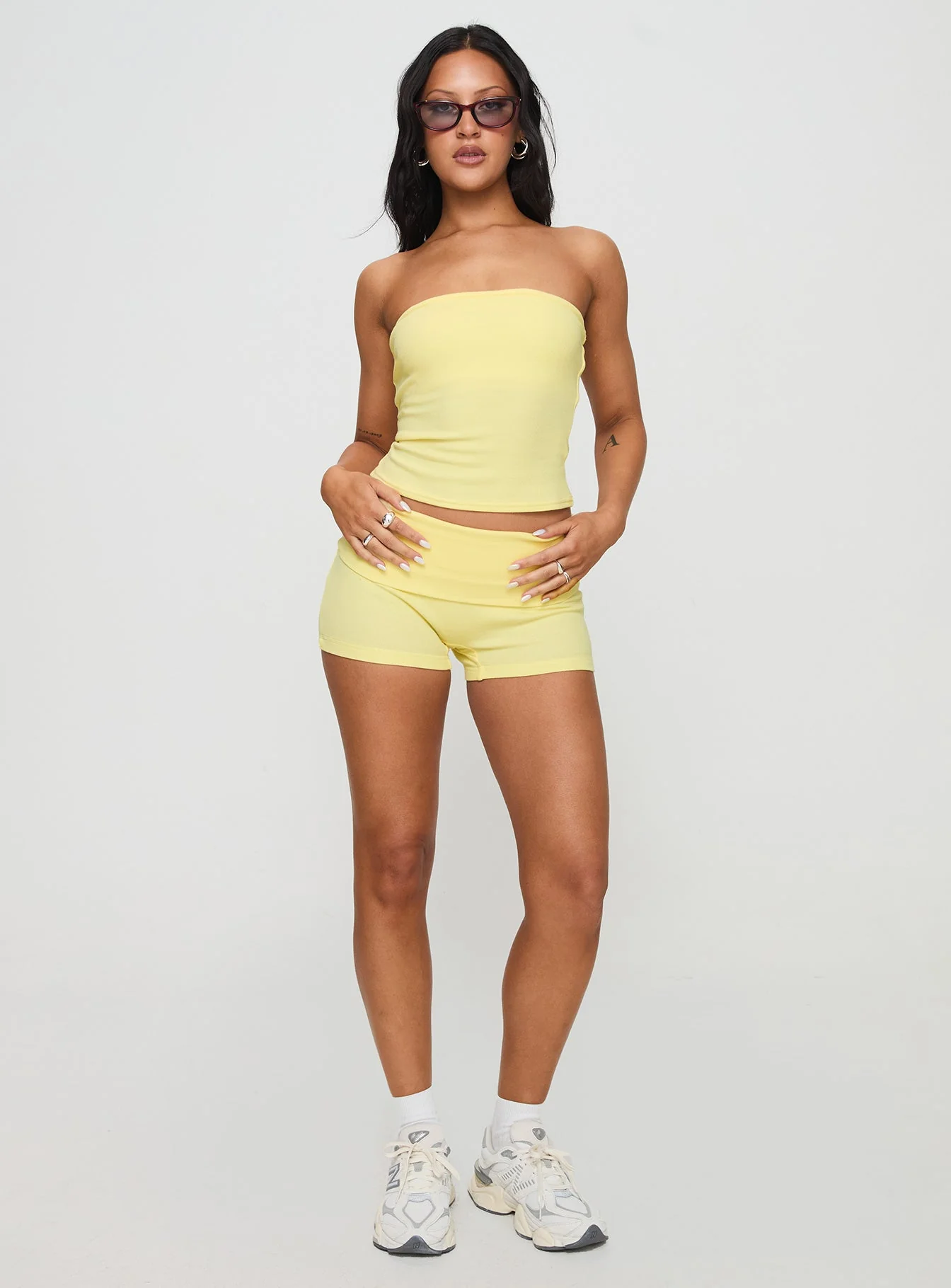 Baseline Low Rise Rib Shorts Yellow - Image 3