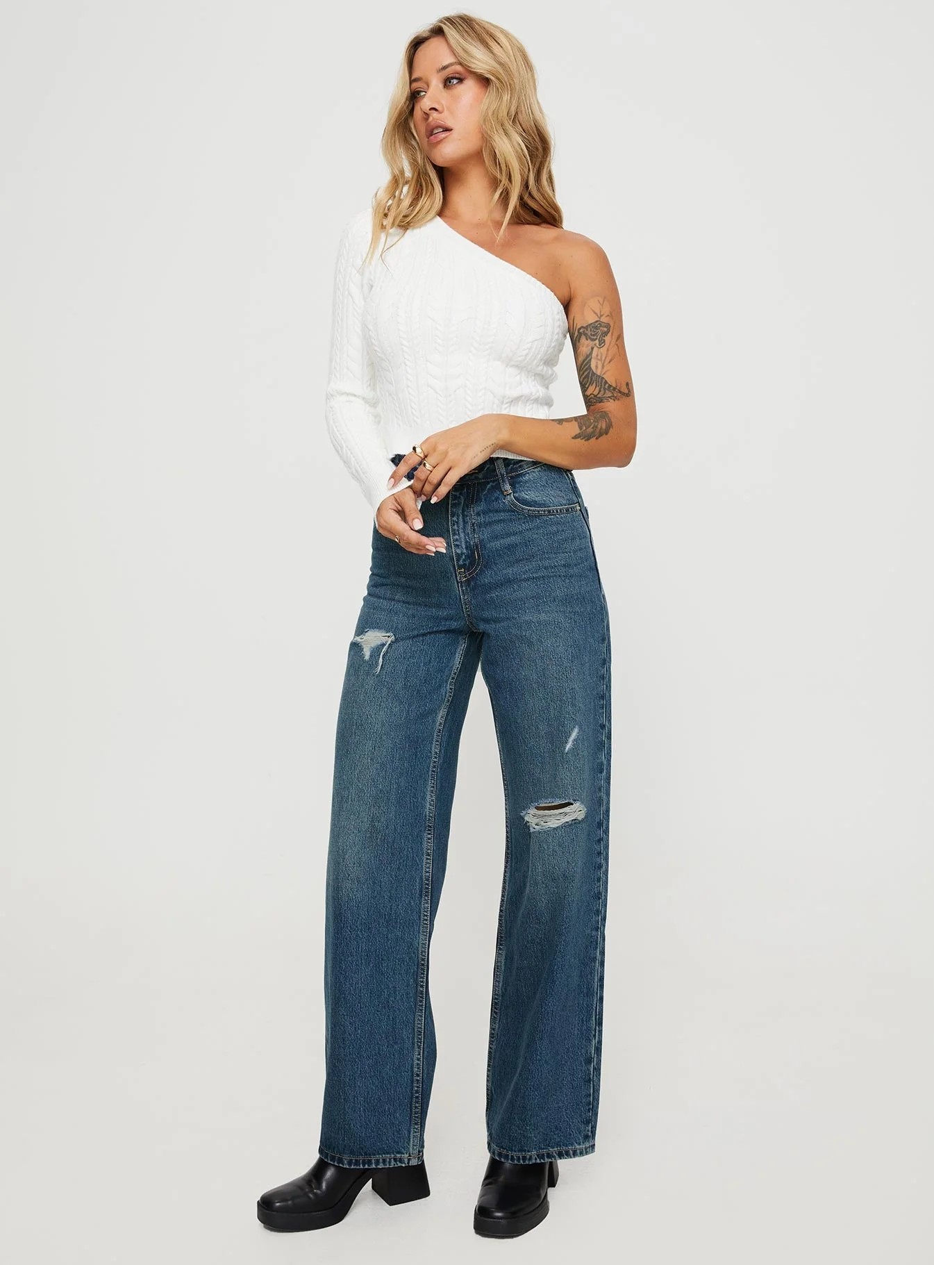 Beetle High Rise Wide Leg Ripped Jeans Mid Wash - Image 3