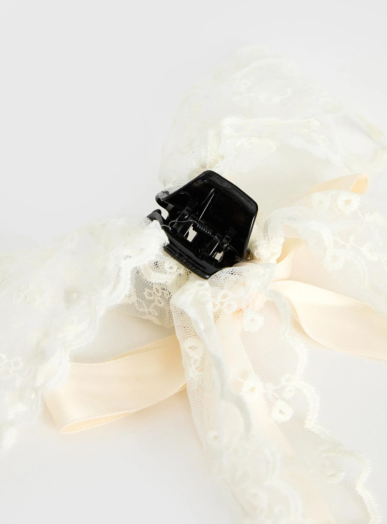 Bellarosa Lace Bow White - Image 4