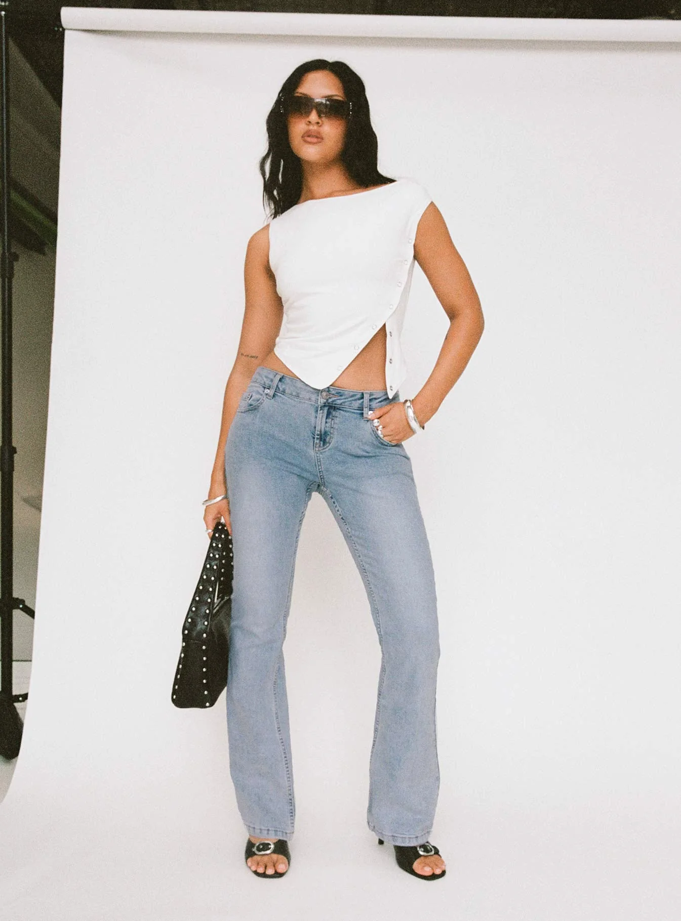 Bethany Low Rise Bootleg Jeans Light Wash - Image 10