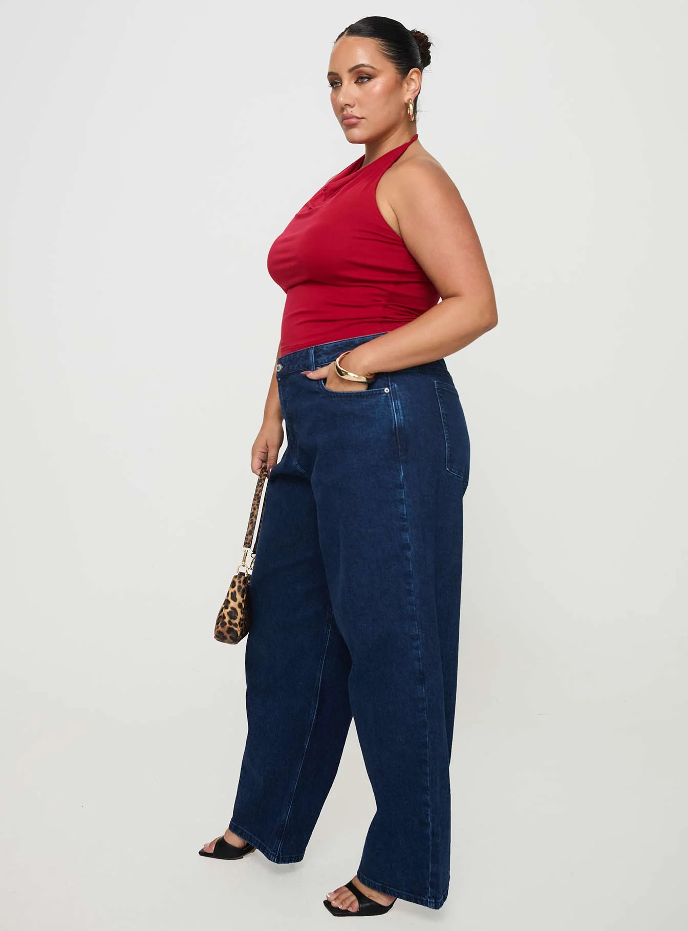Britta Mid Rise Tapered Leg Jeans Dark Wash Curve - Image 4