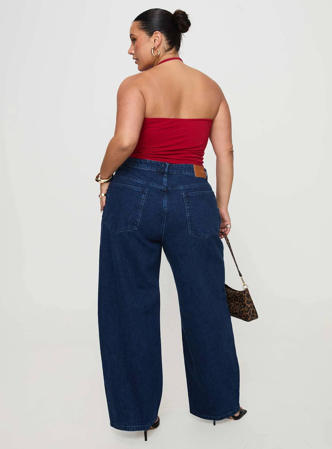 Britta Mid Rise Tapered Leg Jeans Dark Wash Curve - Image 5
