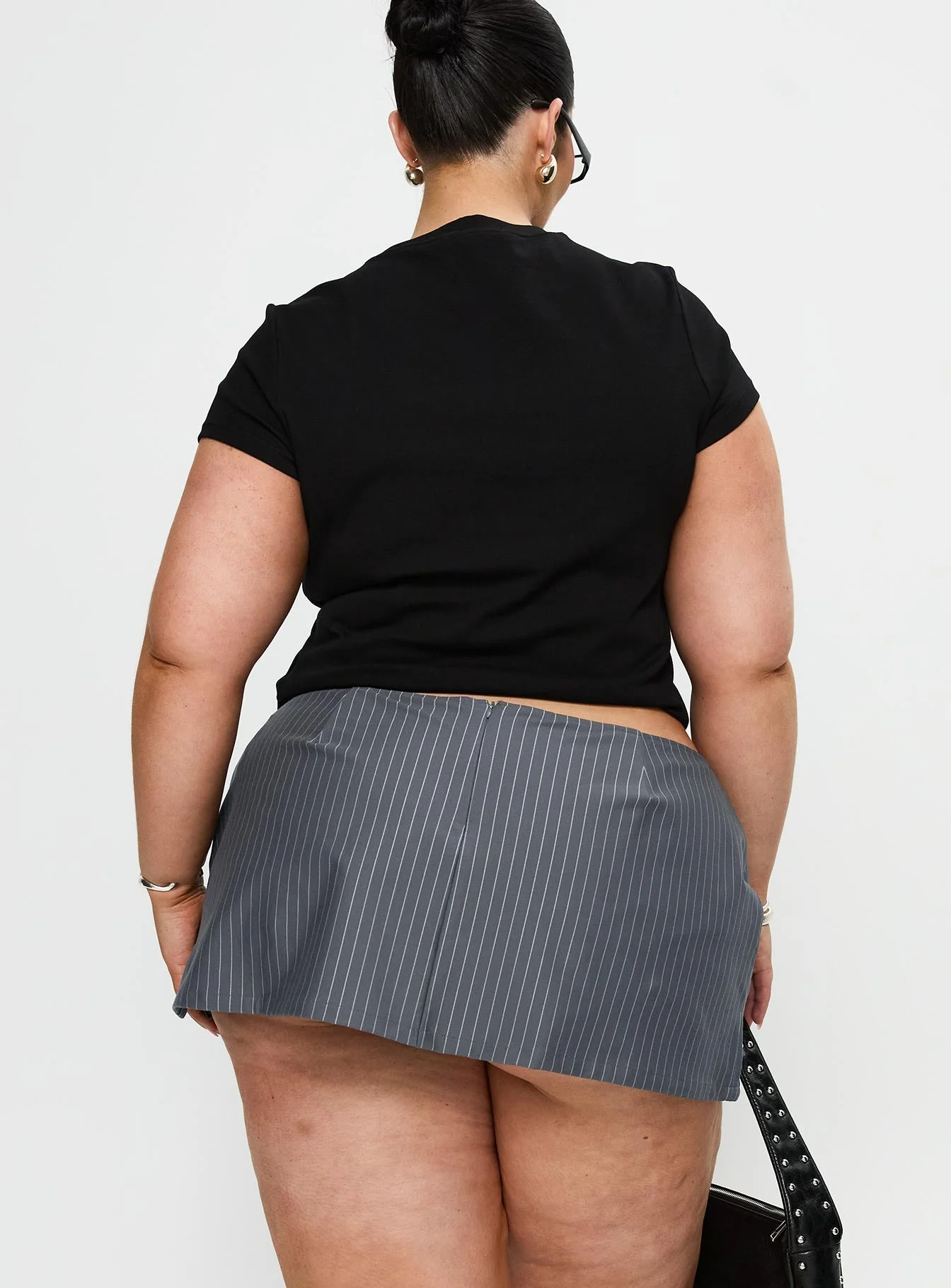 Can't Sleep Skort Charcoal Stripe Curve - Image 5