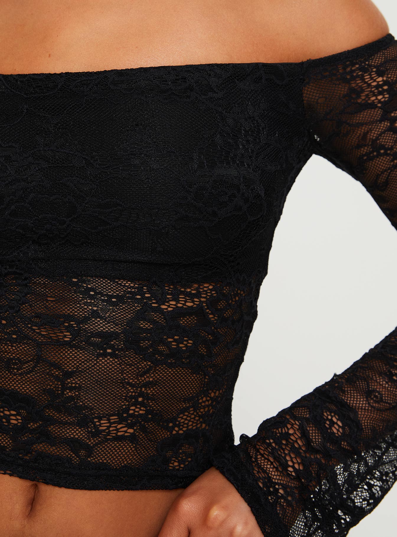 Charet Off The Shoulder Top Black - Image 6