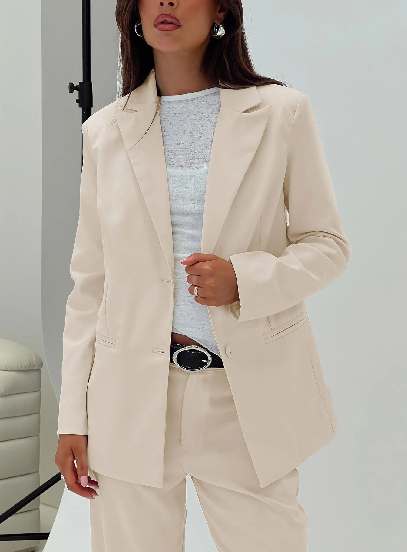 Crowd Pleaser Oversized Blazer Cream - Image 8