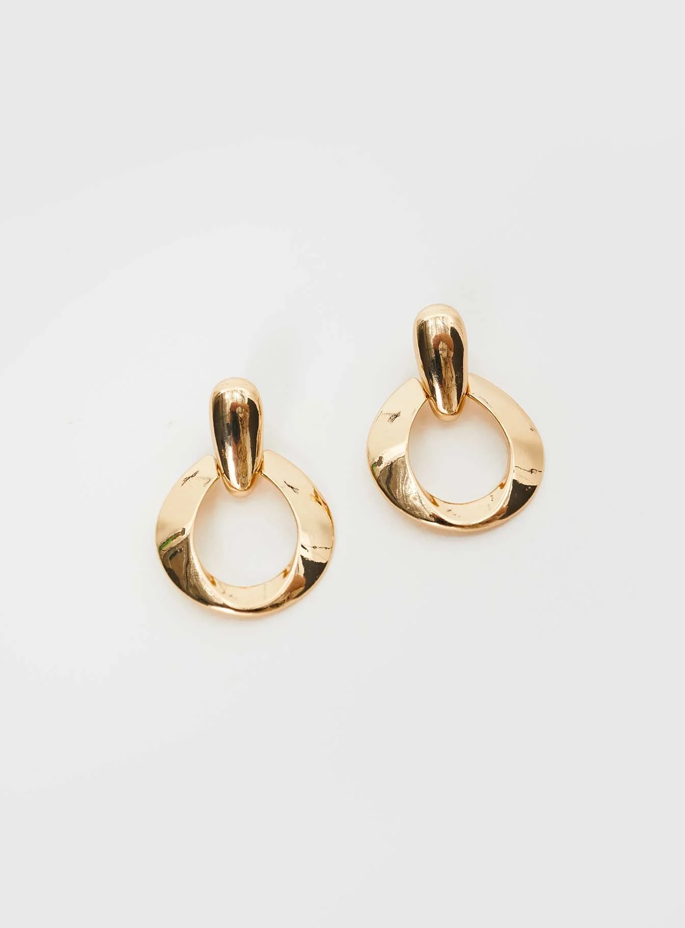 Dallia Earrings Gold - Image 2