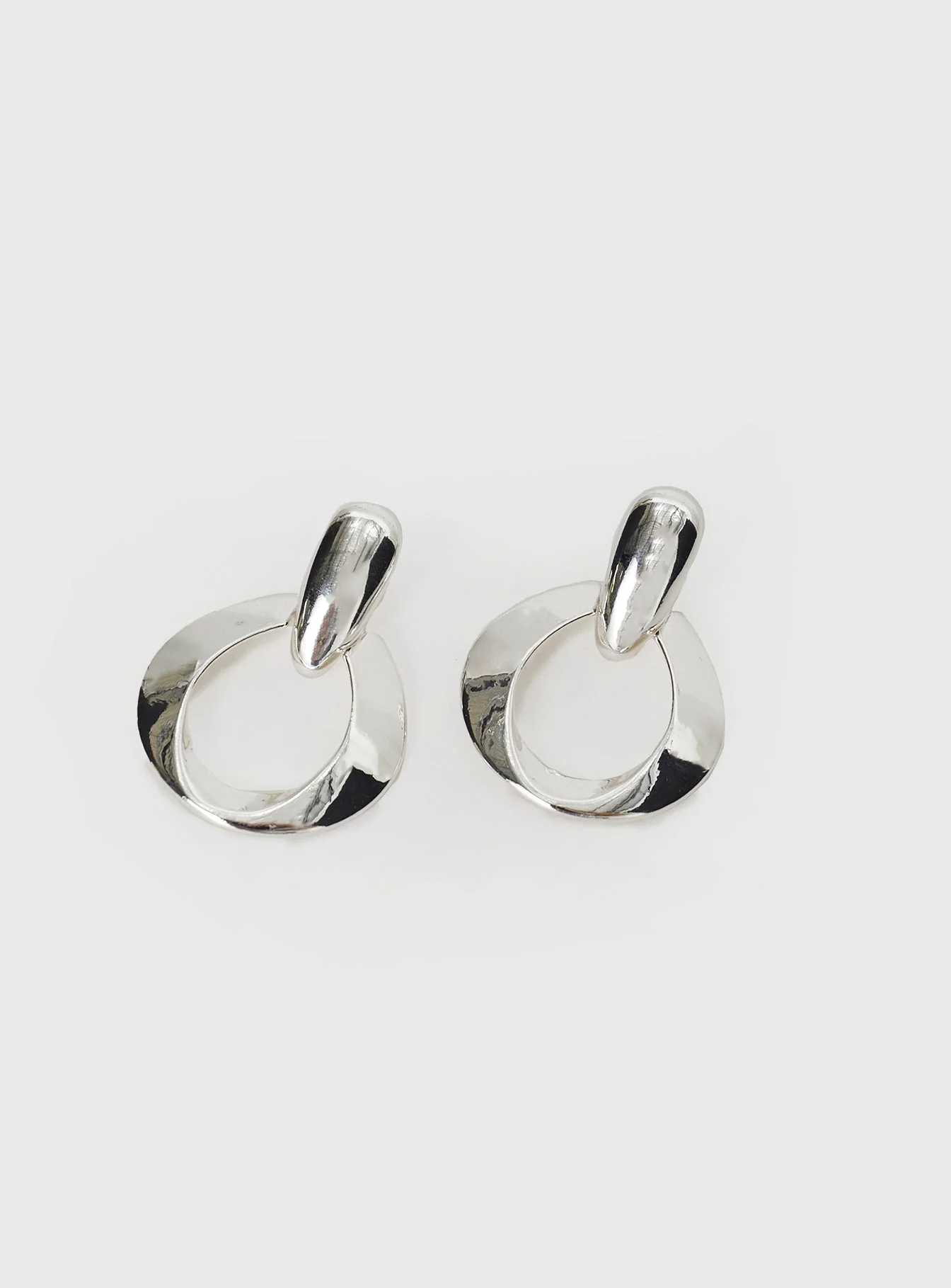 Dallia Earrings Silver - Image 3
