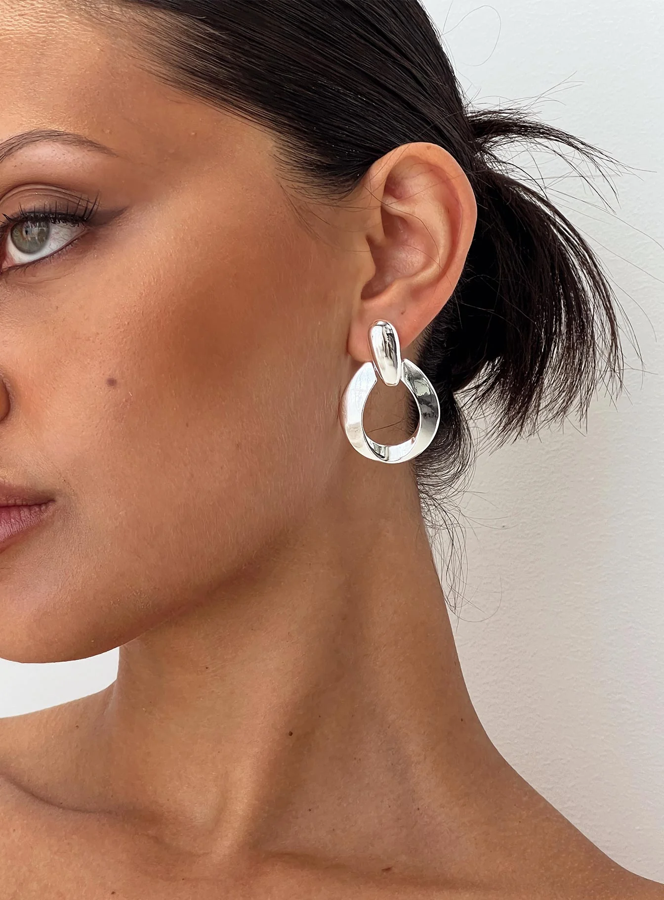 Dallia Earrings Silver - Image 4