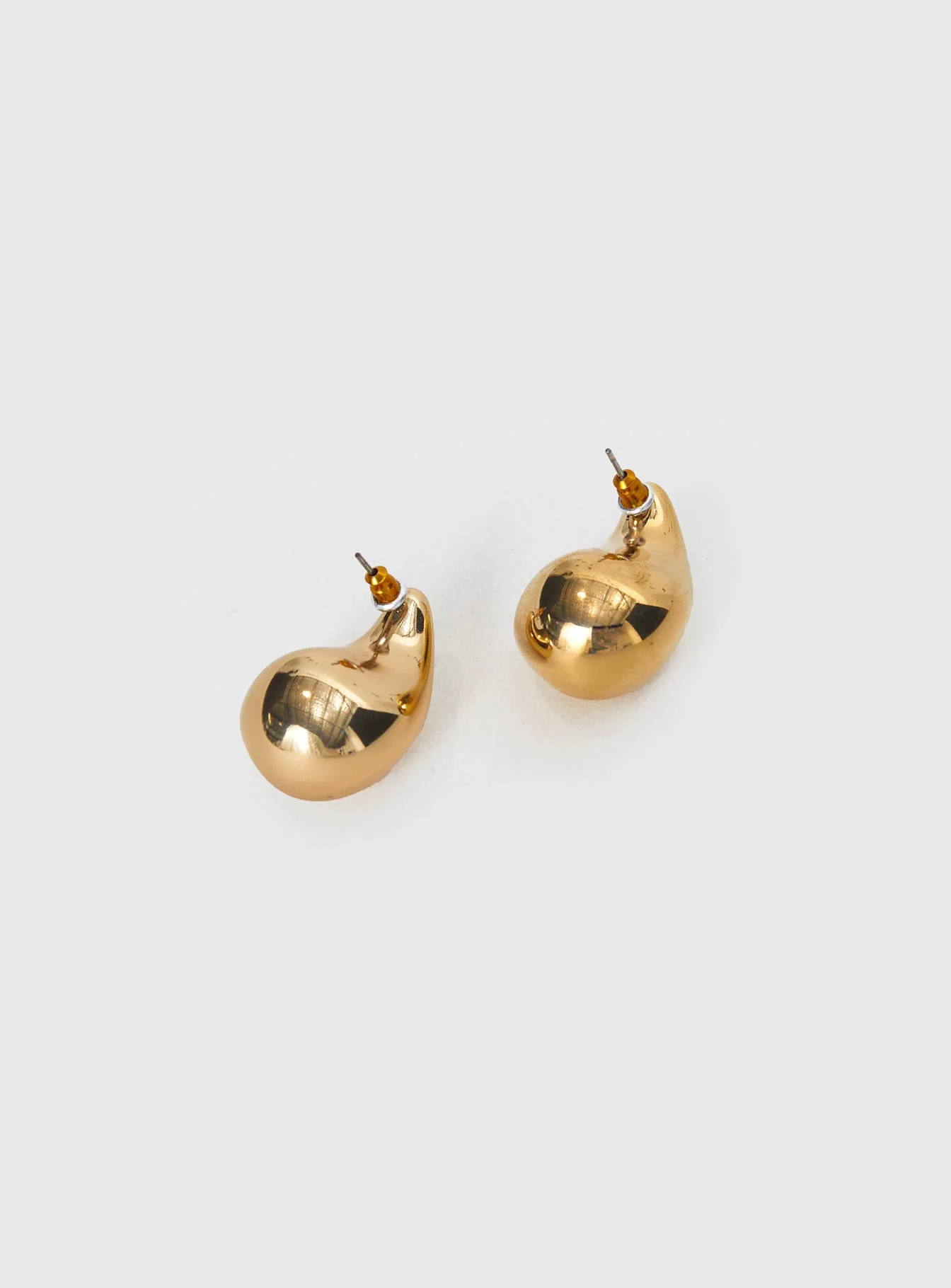 Dazzling Teardrop Earring Gold - Image 3
