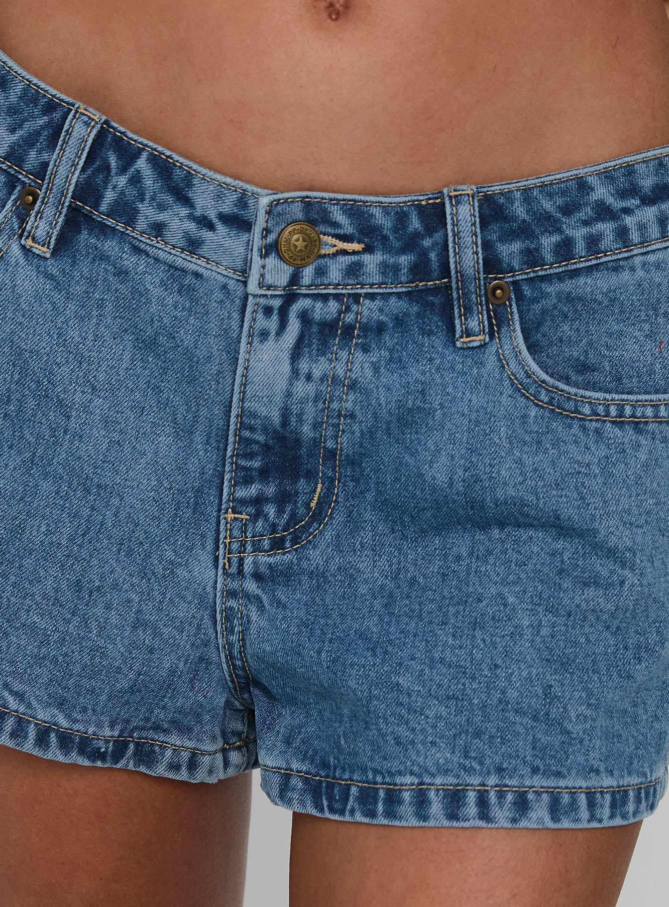 Dreamful Low Rise Mini Denim Shorts Light Wash - Image 6