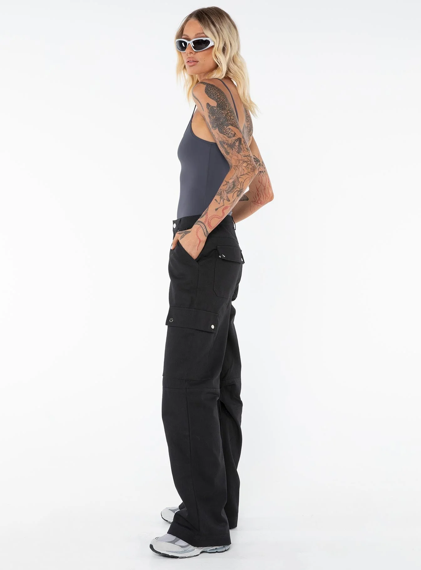 Fallout Mid Rise Cargo Pants Black Tall - Image 4