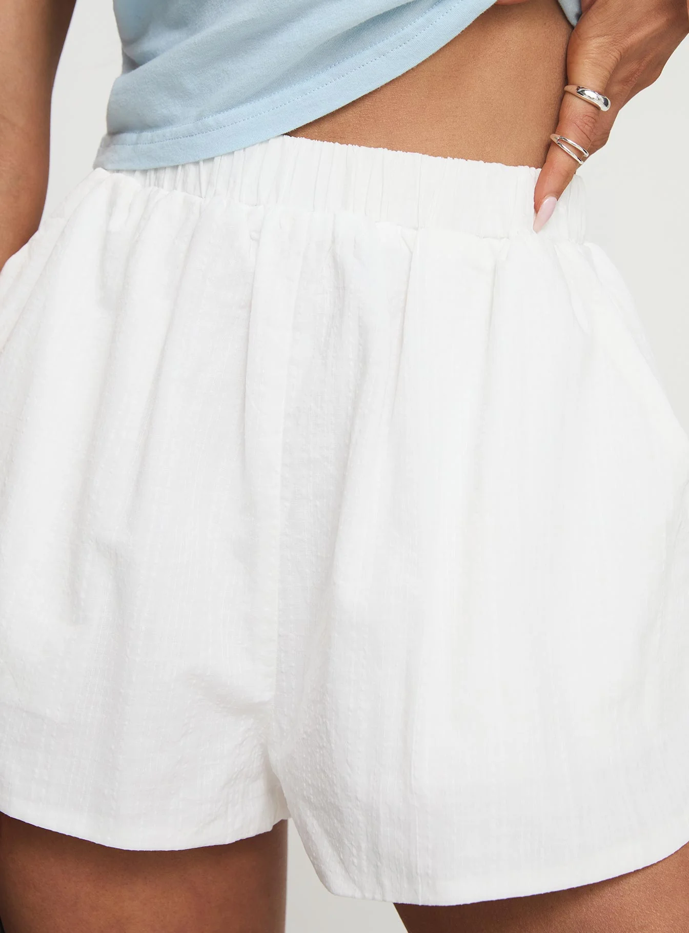 Fealure Shorts White - Image 6