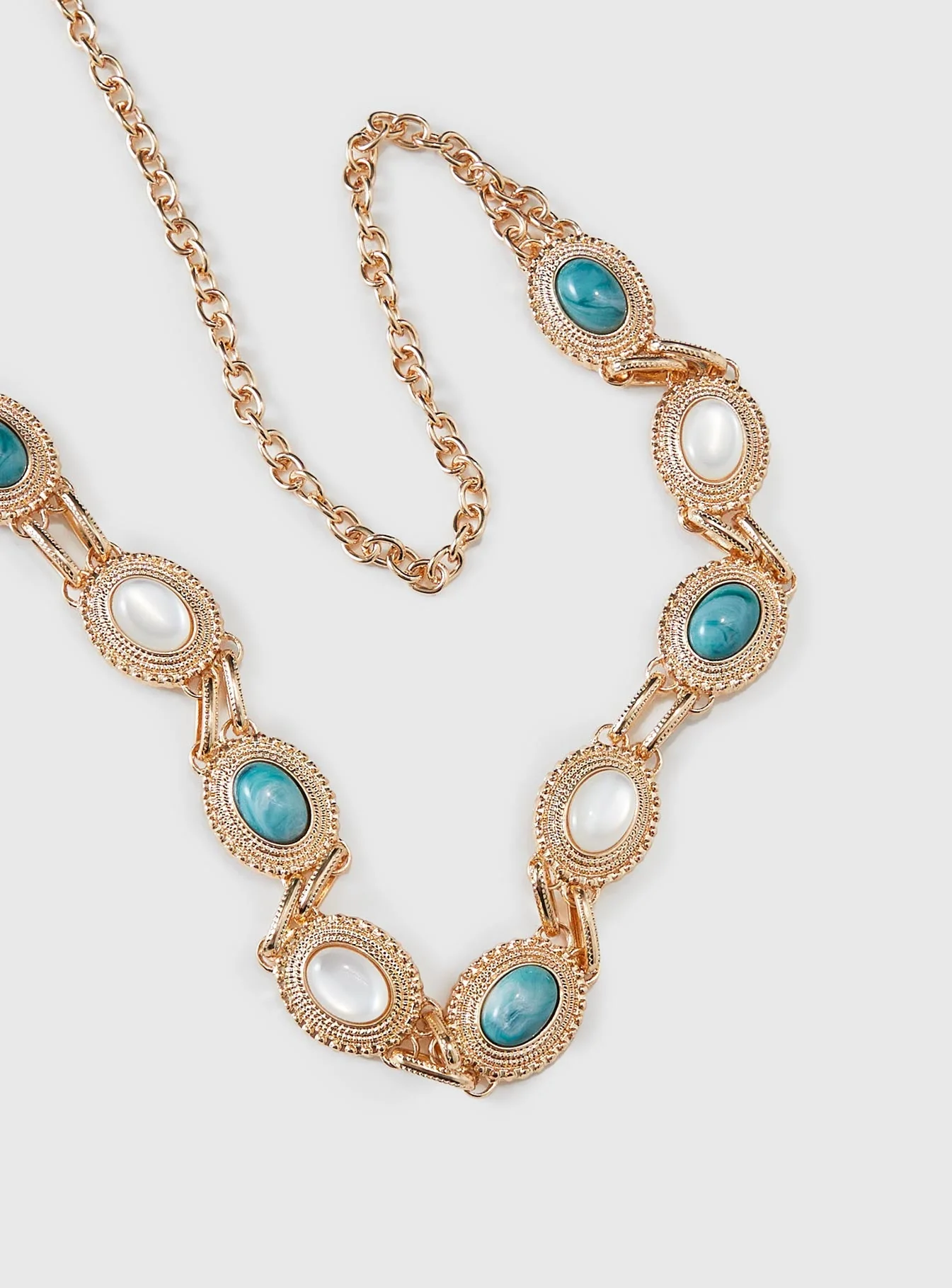 Finesse Beaded Chain Belt Gold - Image 3