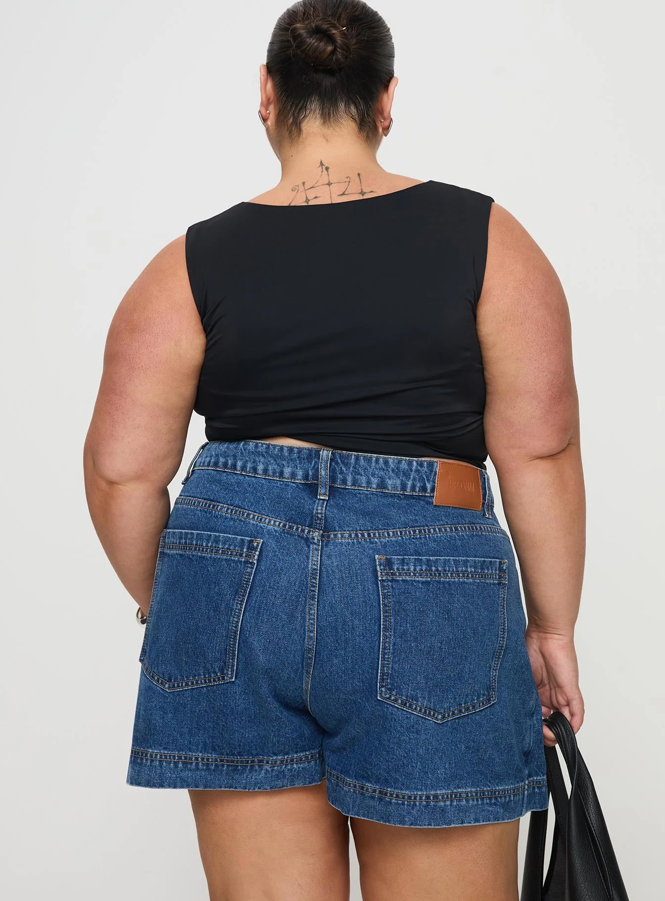 Gazelle Denim Skort Mid Wash Curve - Image 5