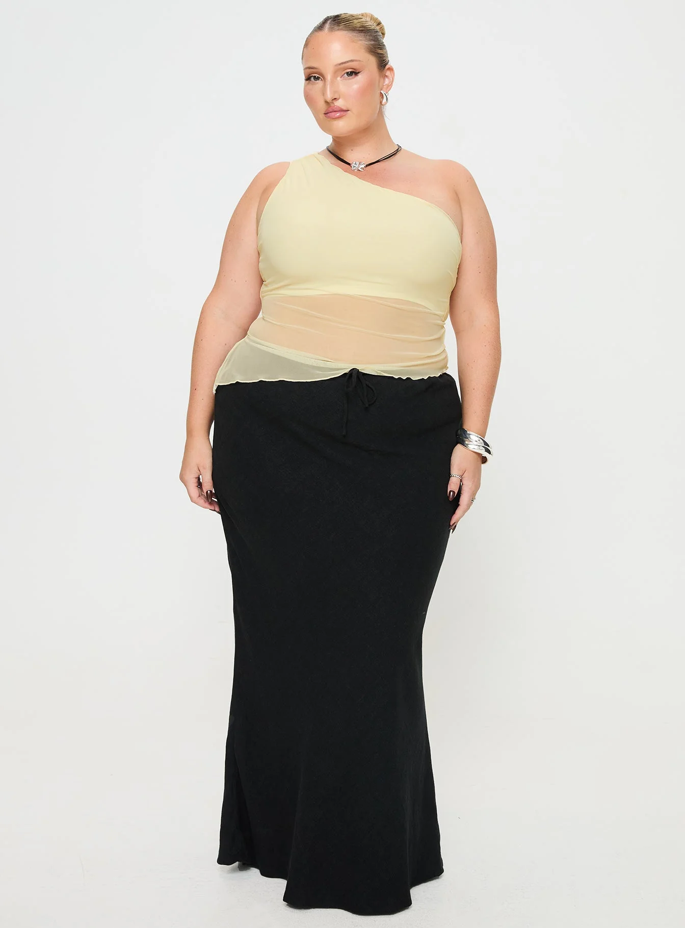 Gilda Asymmetric Top Cream Curve - Image 3