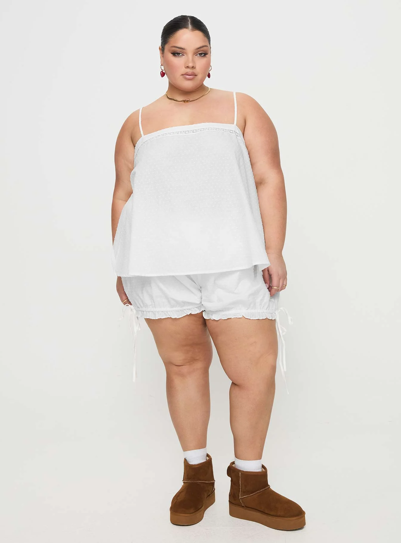 Invisible String Sleep Top White Curve - Image 3