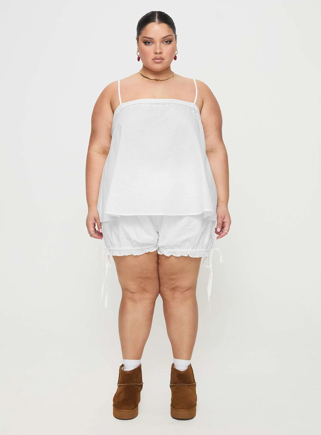 Invisible String Sleep Top White Curve - Image 7