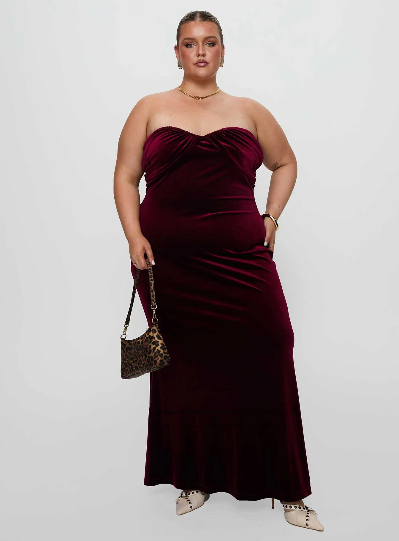 Irena Strapless Maxi Dress Burgundy Curve - Image 2