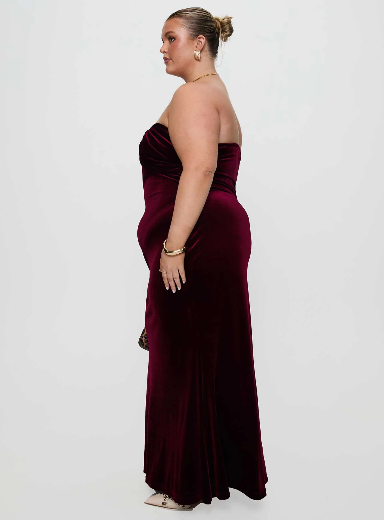 Irena Strapless Maxi Dress Burgundy Curve - Image 4