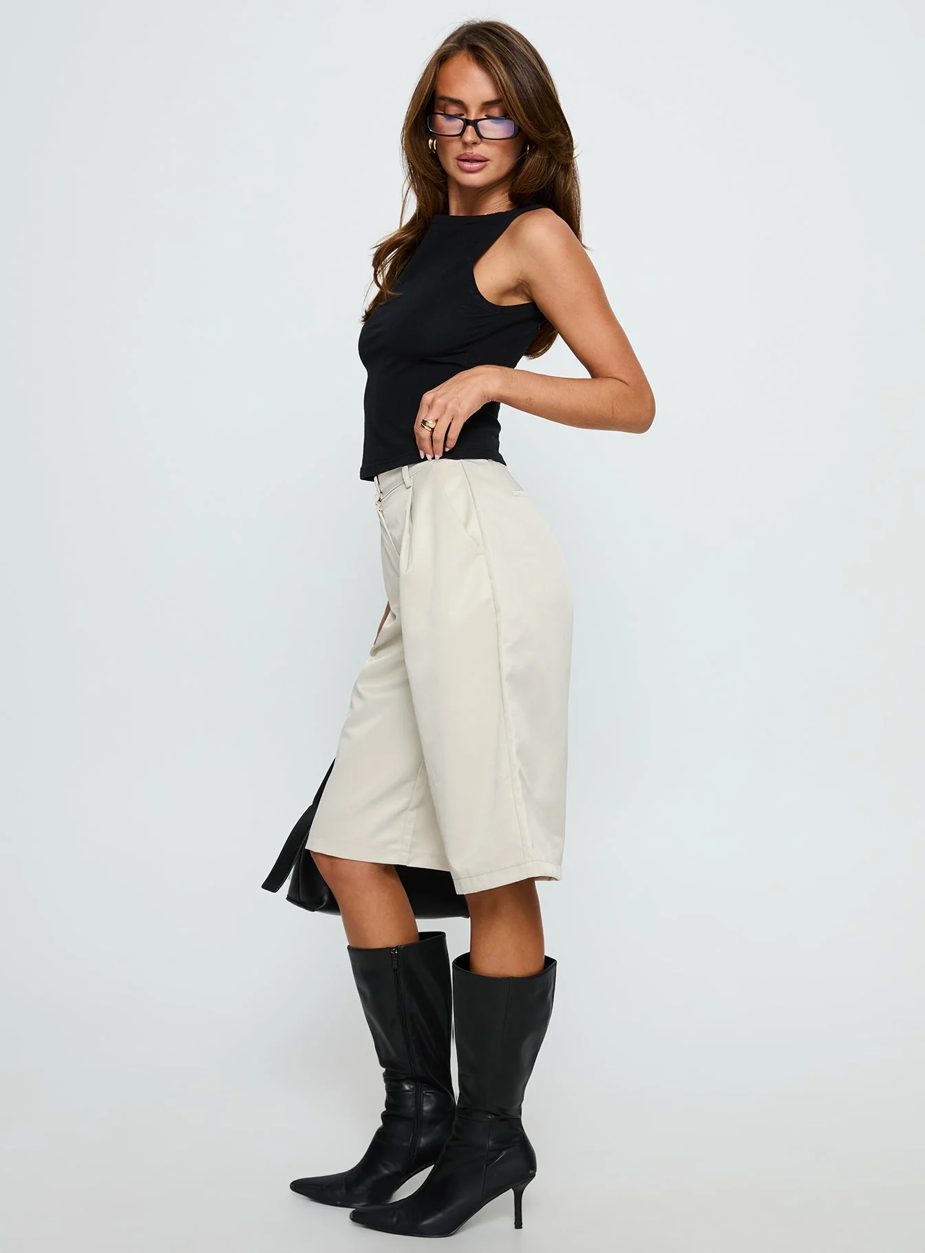 Jakai Longline Tailored Short Cream - Image 4