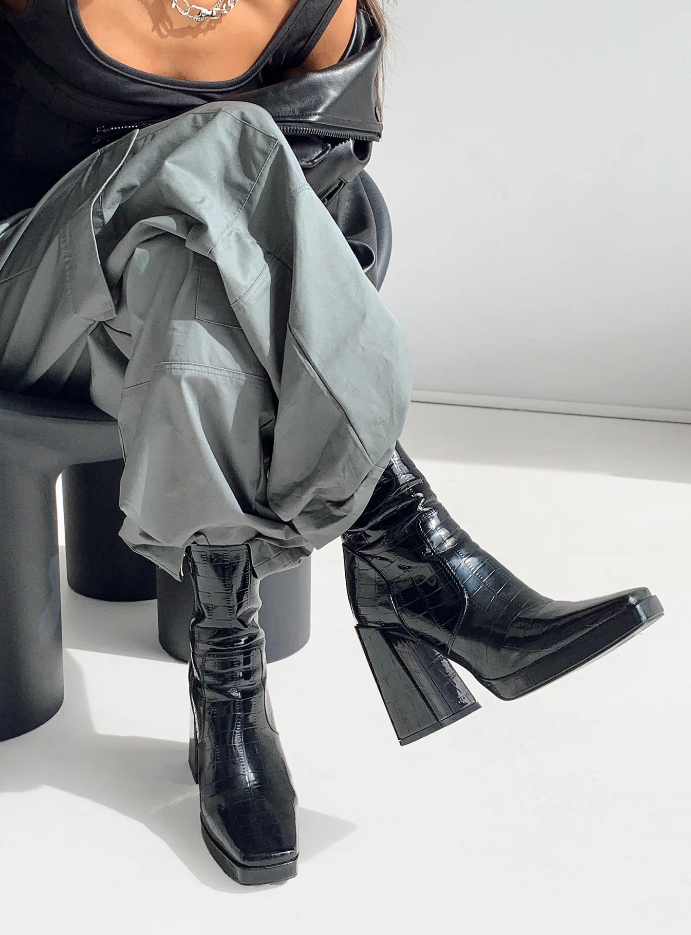 Jamie Croc Platform Boots Black - Image 5