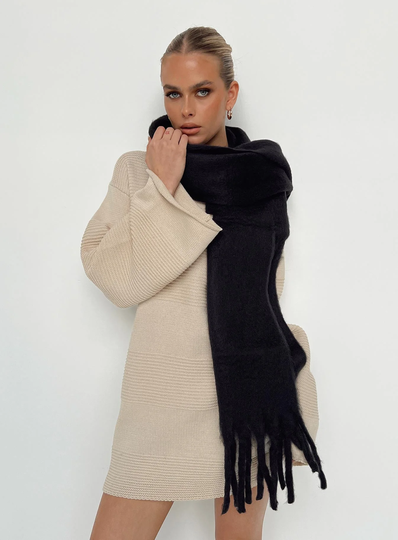 July Scarf Black - Image 4