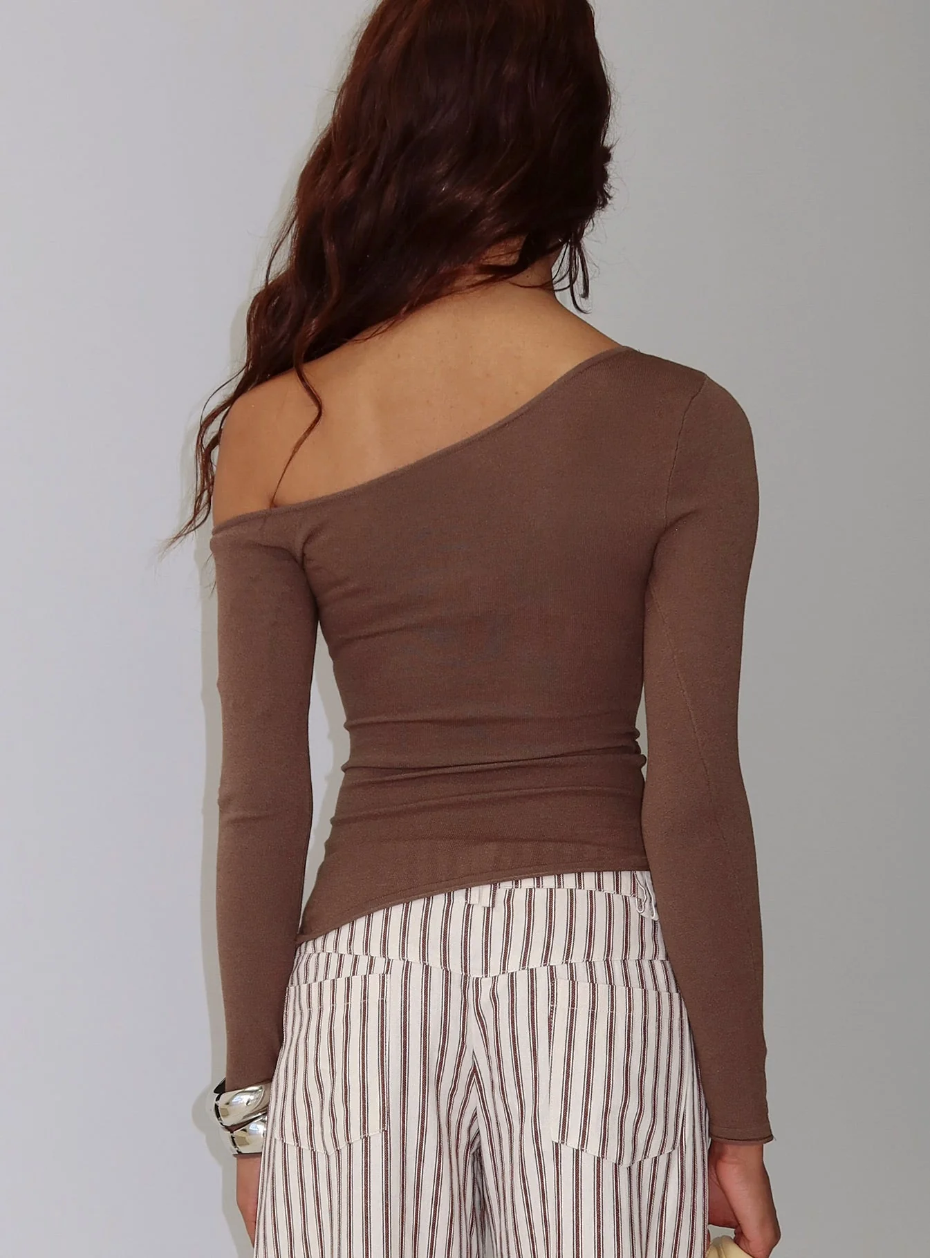 Kastor One Shoulder Long Sleeve Top Chocolate - Image 4