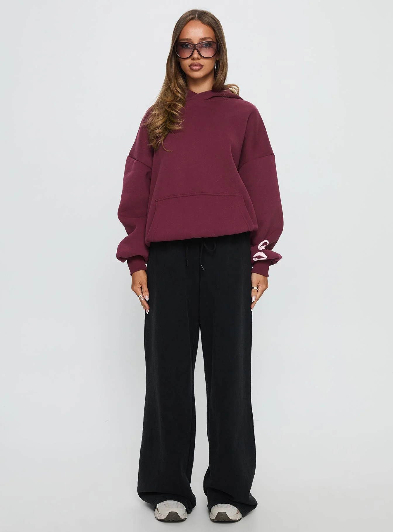 Kisses Graphic Hoodie Wine - Image 7