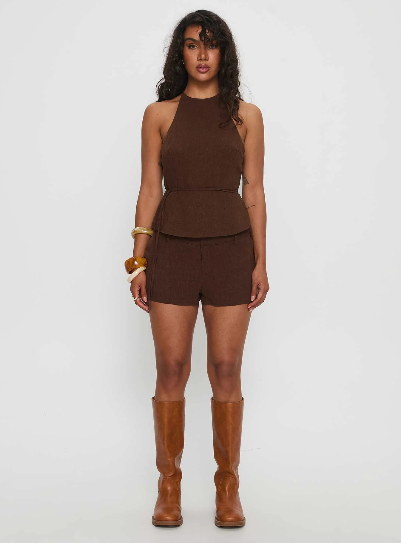 La Dulce Tailored Linen Micro Short Chocolate - Image 7