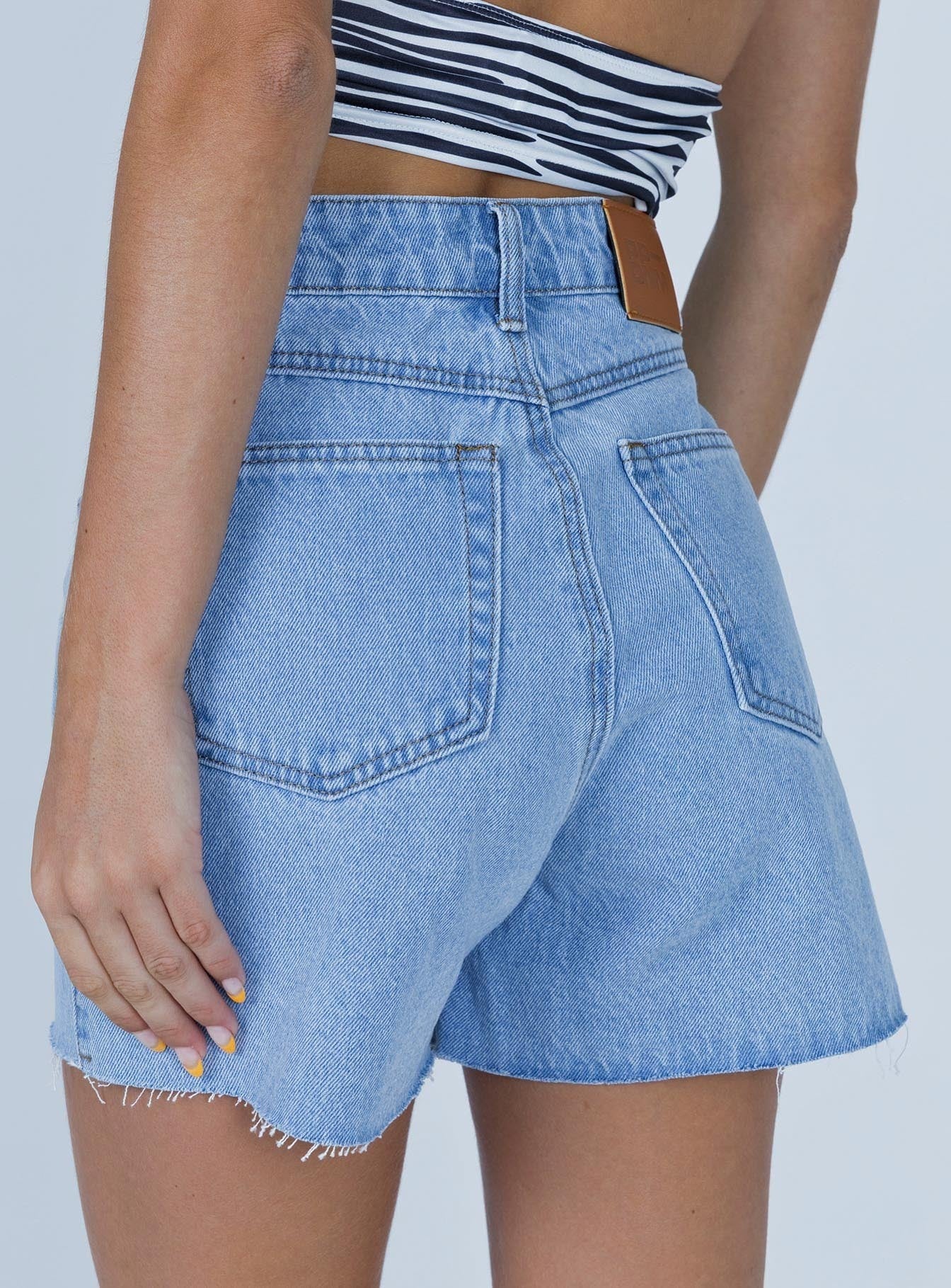 Laurena Denim Shorts Tall - Image 6