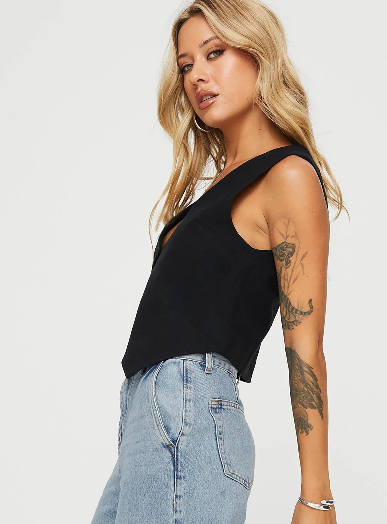 Leo Vest Black - Image 4