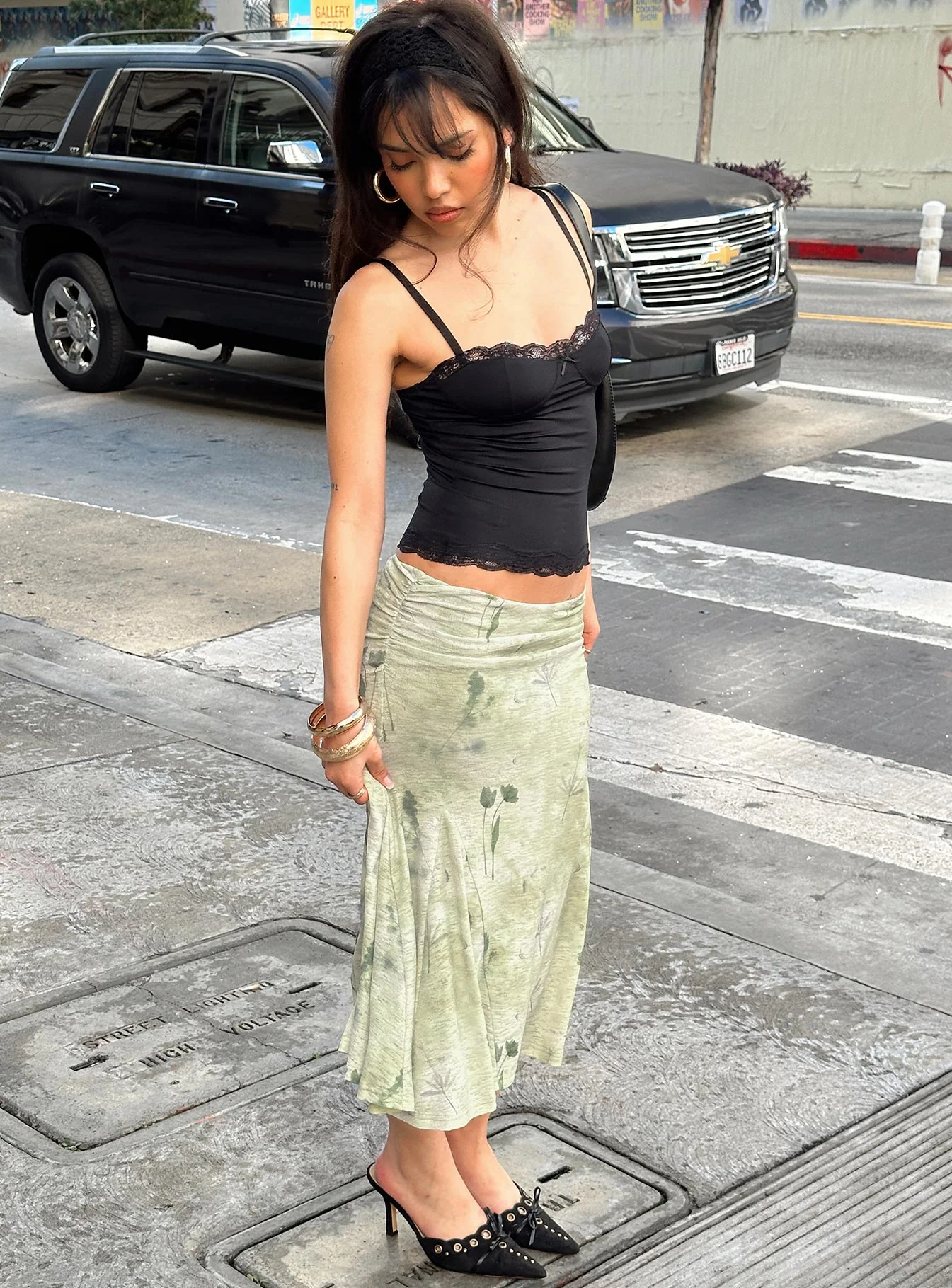 Lewish Low Rise Midi Skirt Green Floral - Image 10