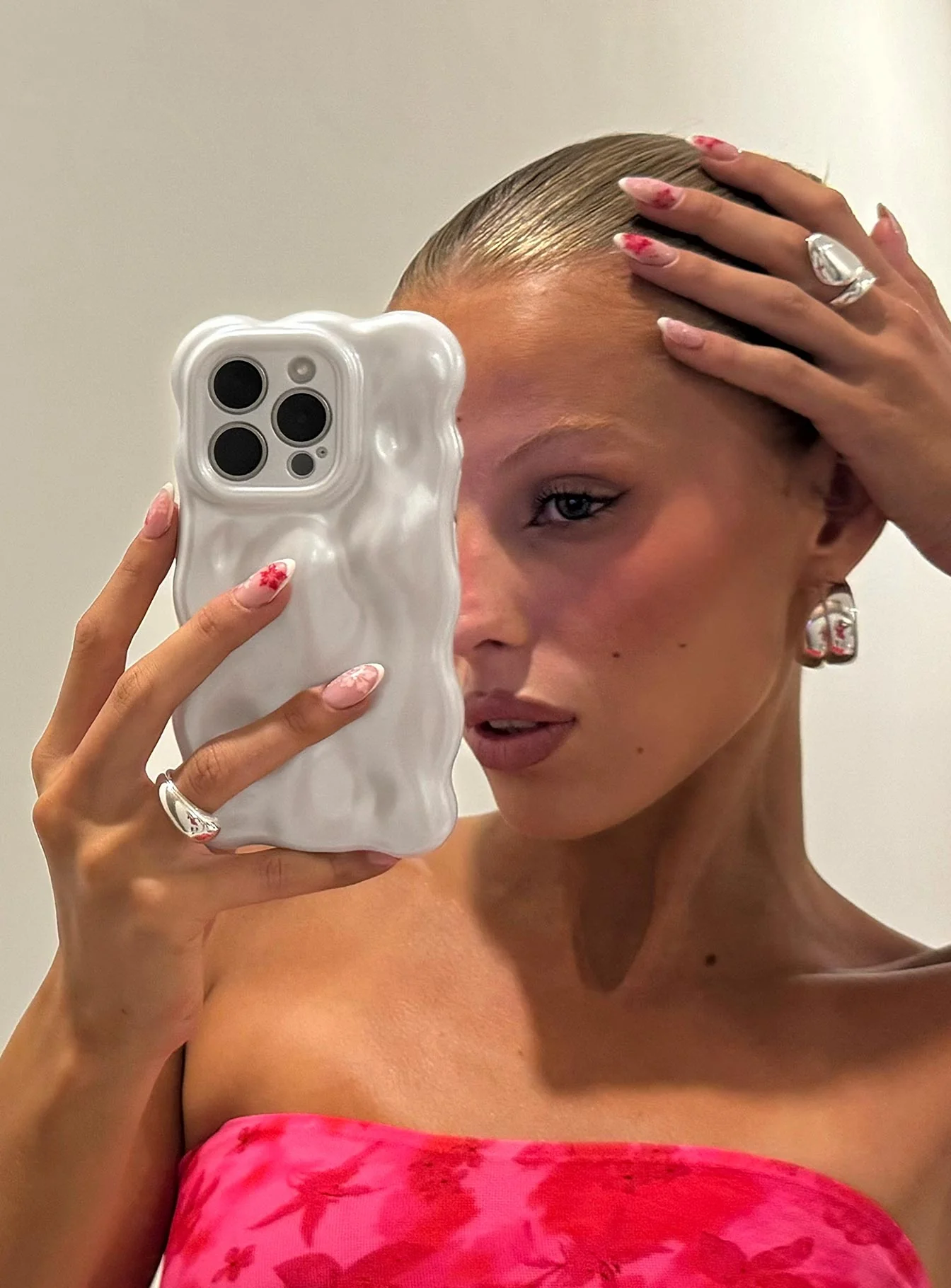 Maceline iPhone Case White - Image 4