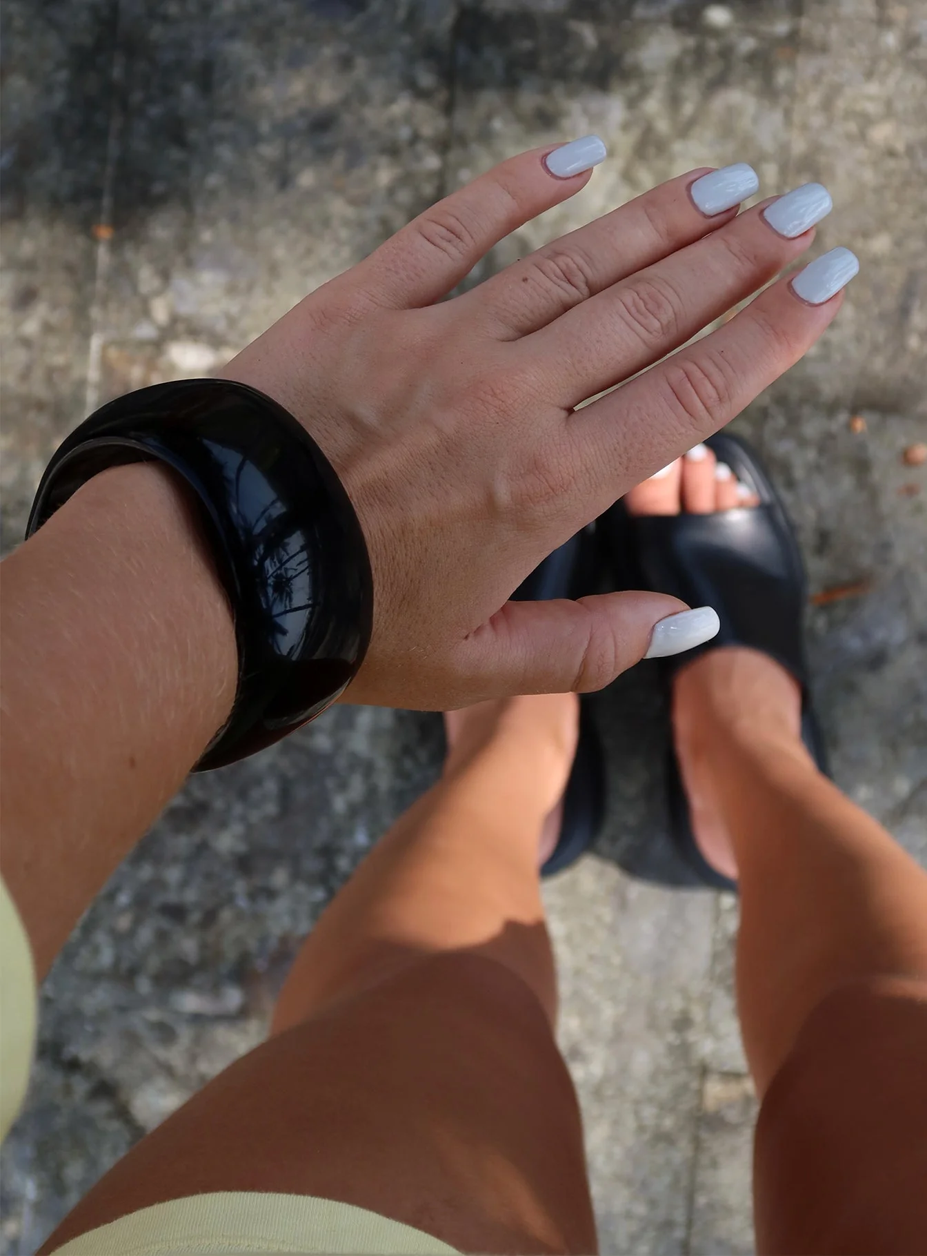 Madlen Resin Cuff Black - Image 5