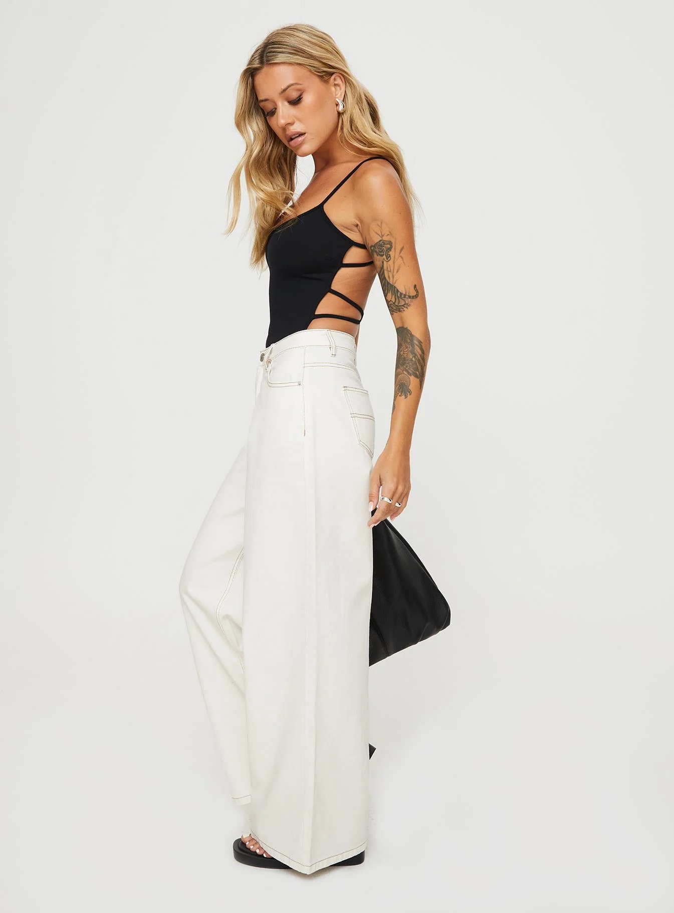 Naylor Mid Rise Wide Leg Jeans Cream Tall - Image 4