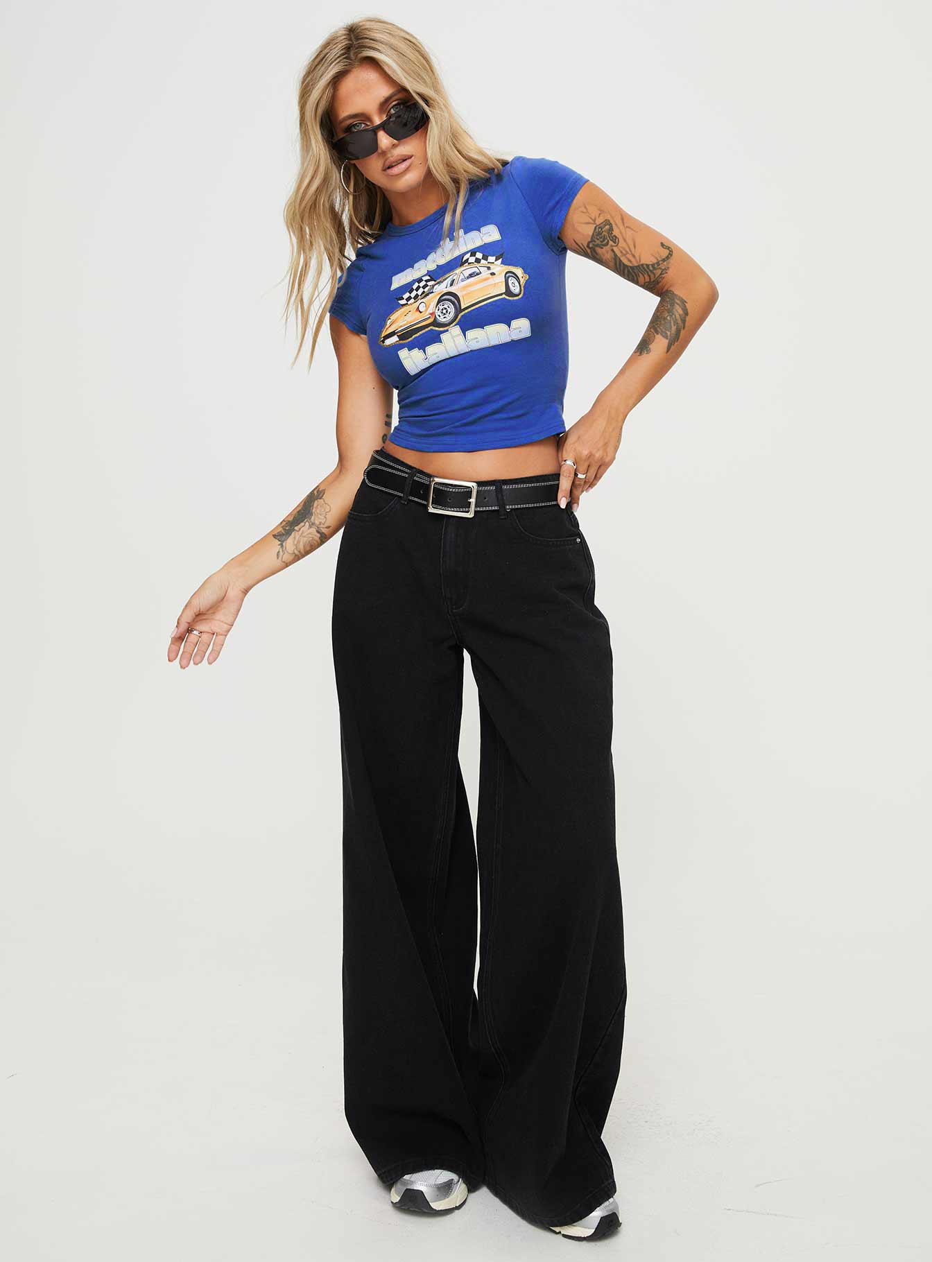 Naylor Mid Rise Wide Leg Jeans Washed Black Denim Petite - Image 3