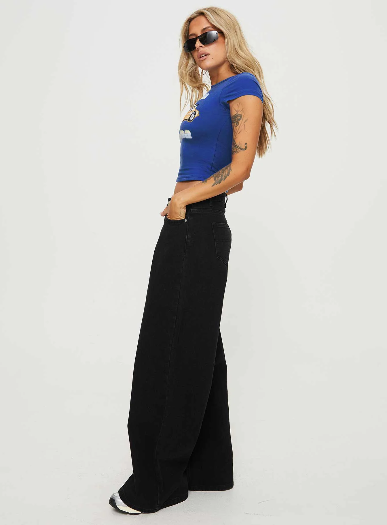 Naylor Mid Rise Wide Leg Jeans Washed Black Tall - Image 4