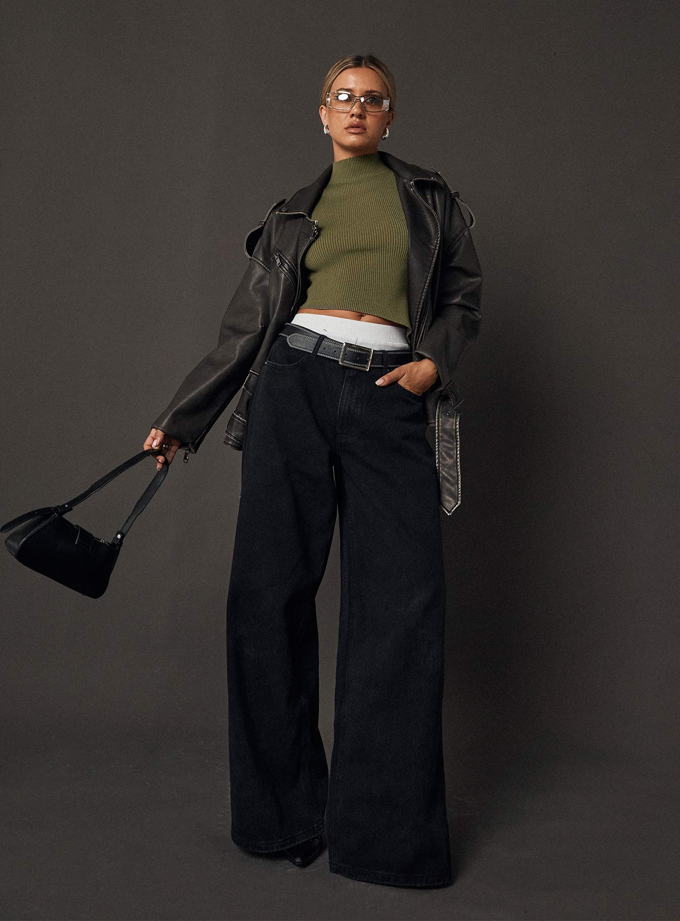 Naylor Mid Rise Wide Leg Jeans Washed Black Tall - Image 9