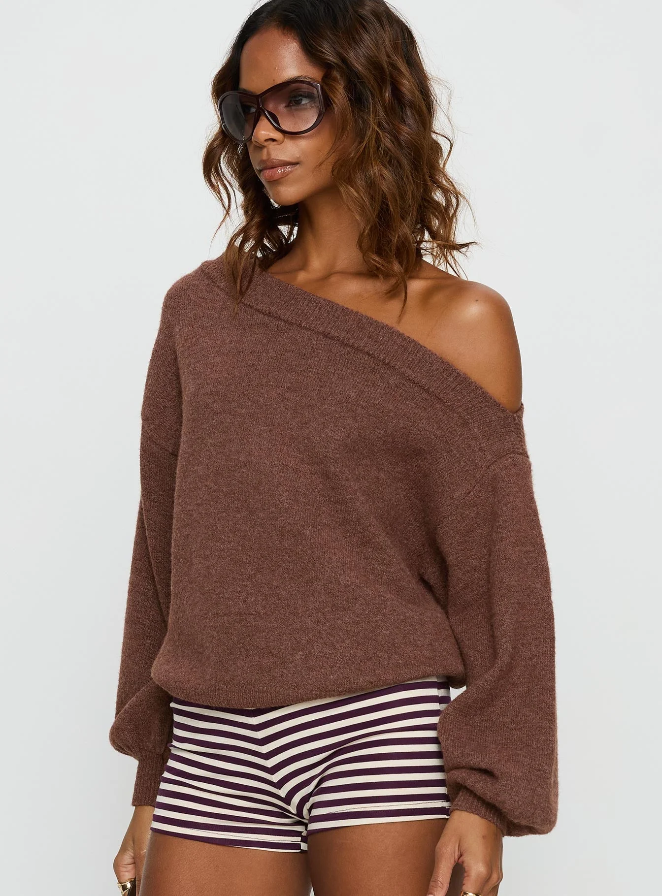 Noble Off The Shoulder Sweater Chocolate - Image 4