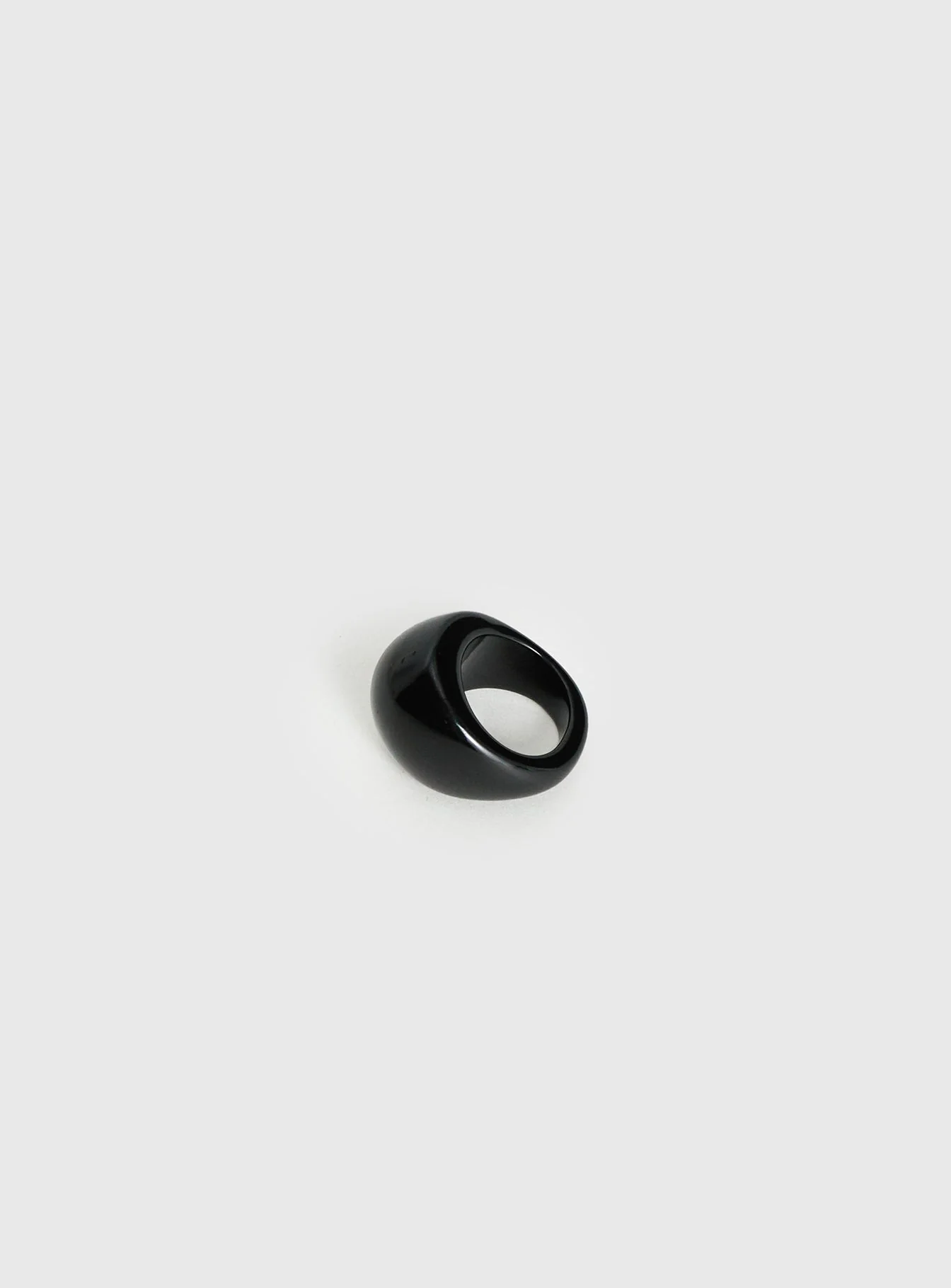 Olwen Statement Ring Black - Image 3