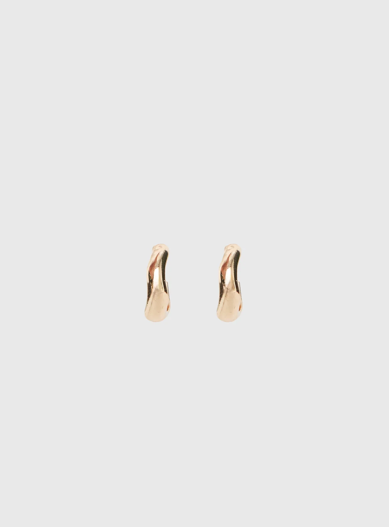 Orellia Ear Cuff Gold - Image 2