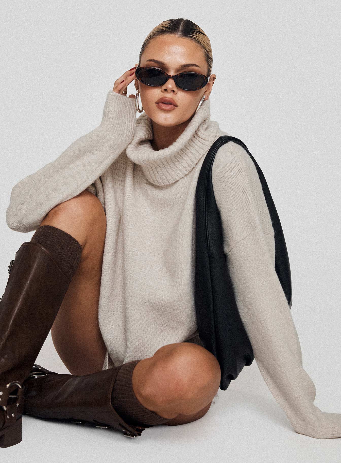 Oswin Turtleneck Sweater Oatmeal - Image 9