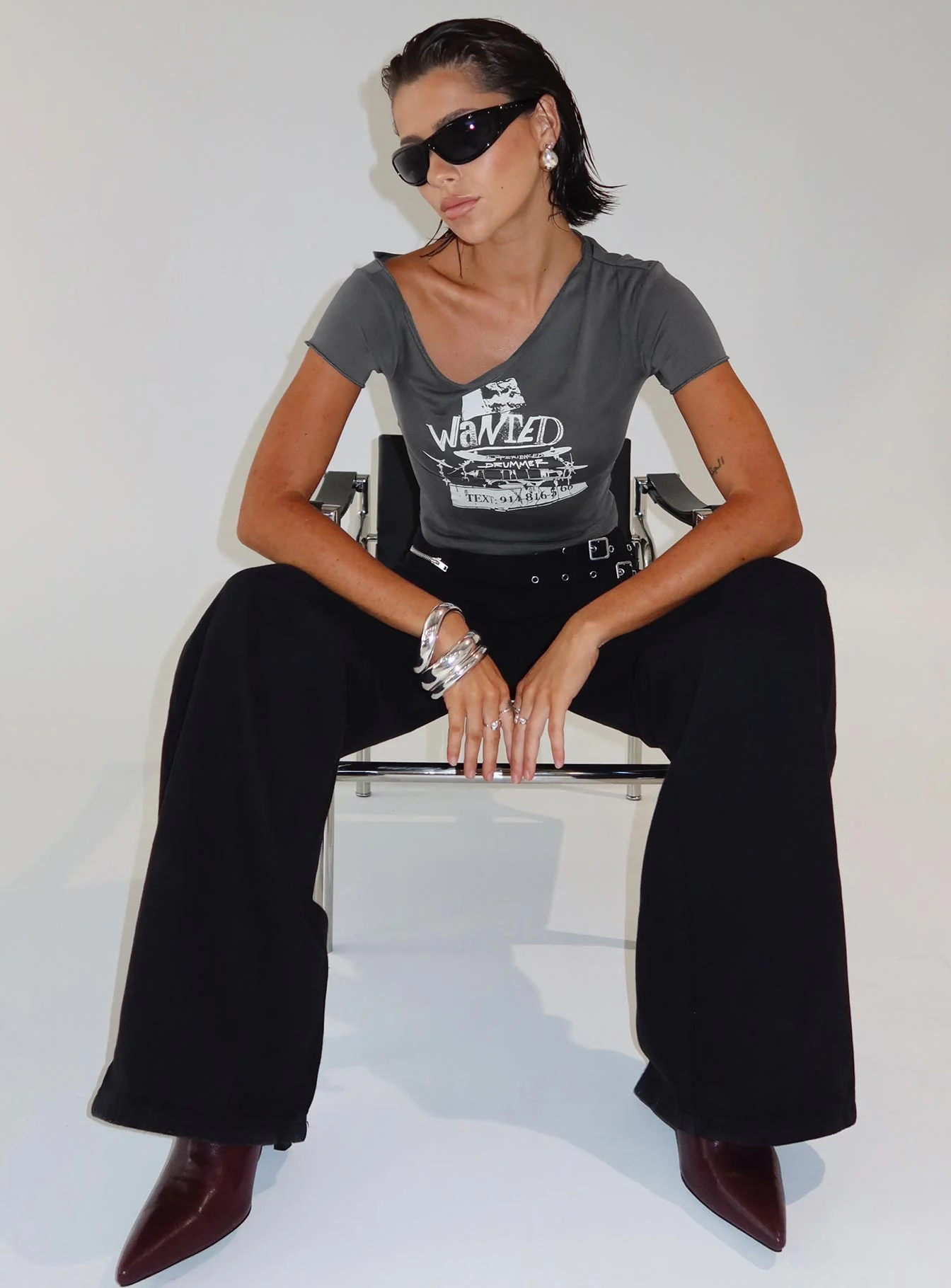 Paltrow Mid Rise Wide Leg Cargo Jeans Black - Image 9