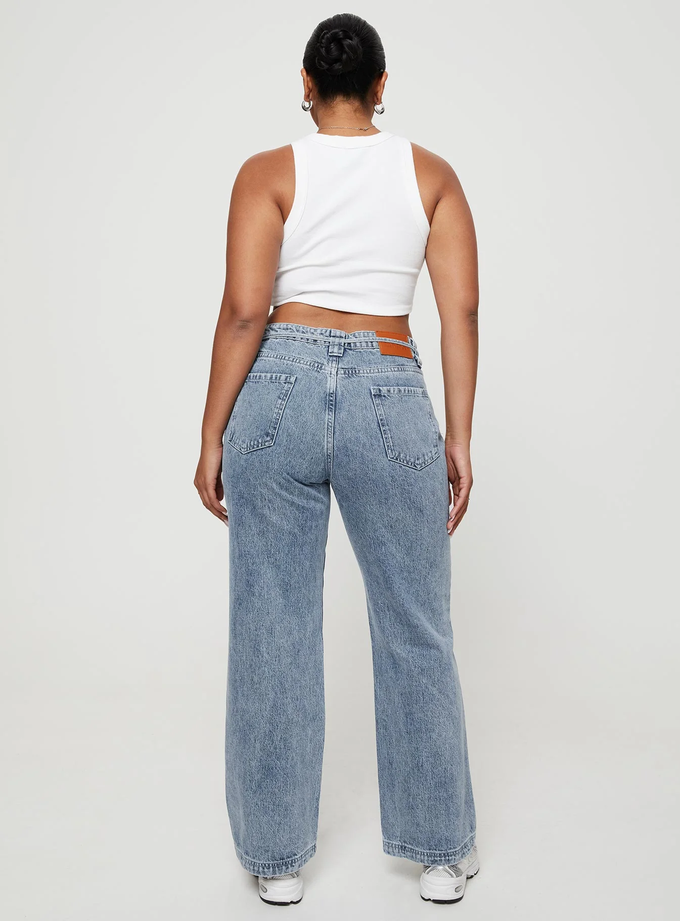 Pemberton High Rise Straight Leg Jeans Mid Wash Denim - Image 5