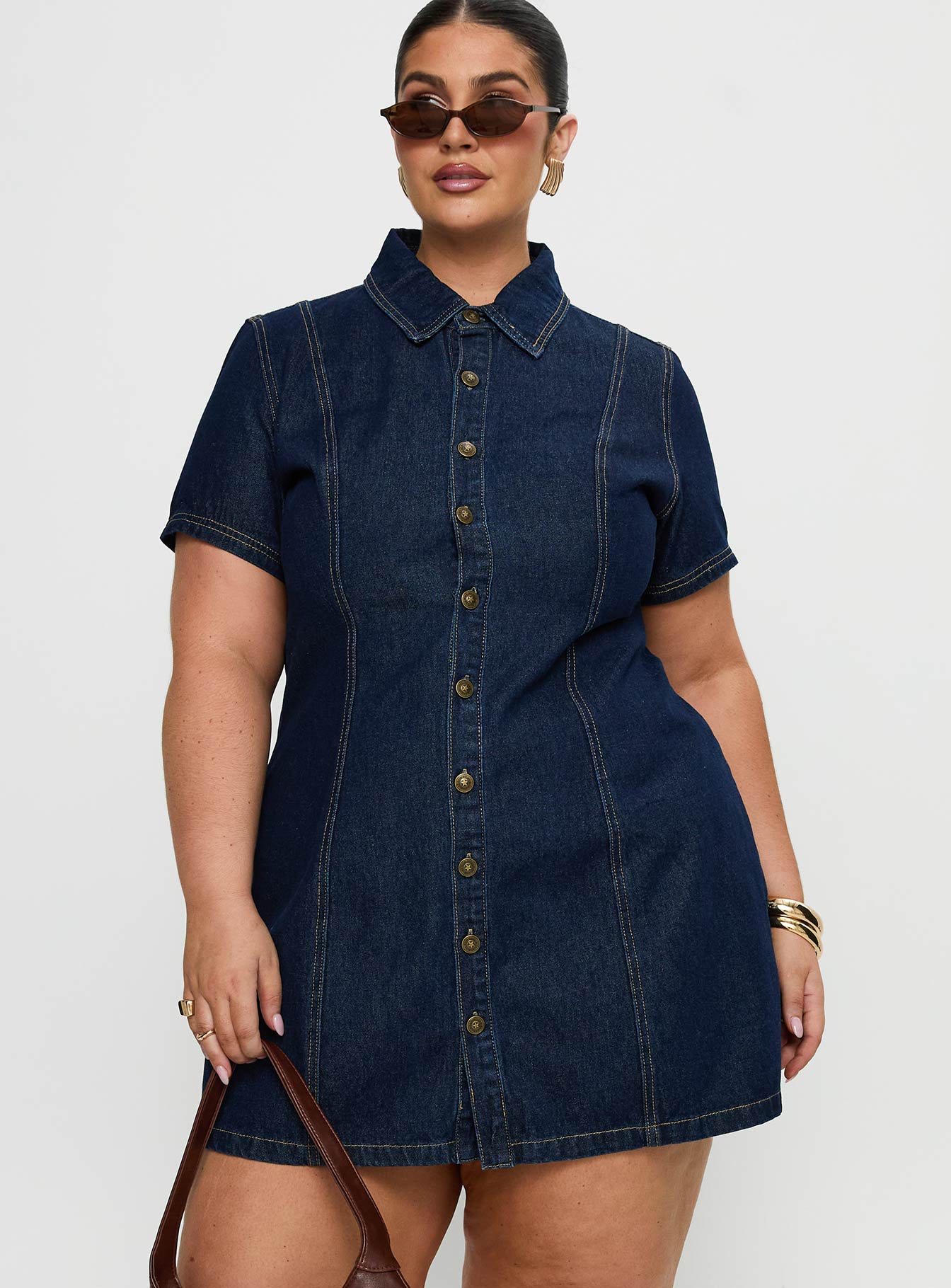 Perception Denim Mini Dress Mid Wash Curve - Image 2