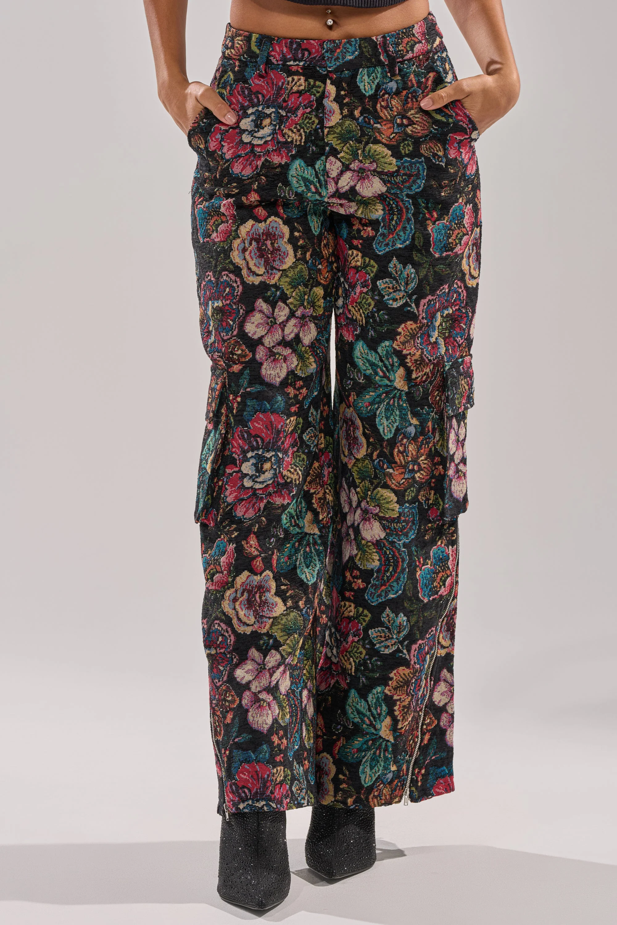 PRETTY LITTLE LADY BROCADE TROUSER - Image 2