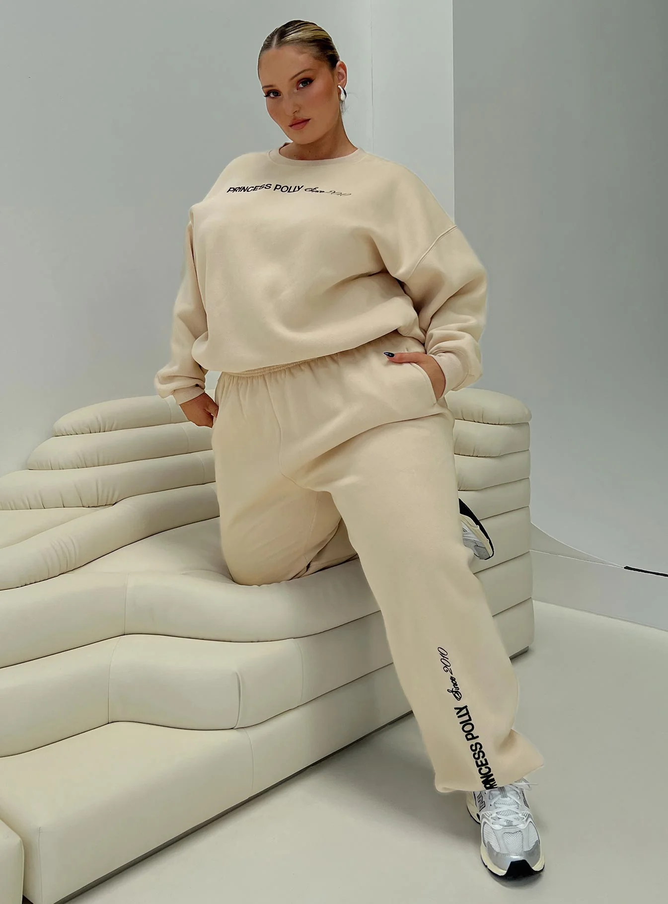 Princess Polly Crew Neck Sweatshirt Block / Cursive Text Stone Curve - Image 7